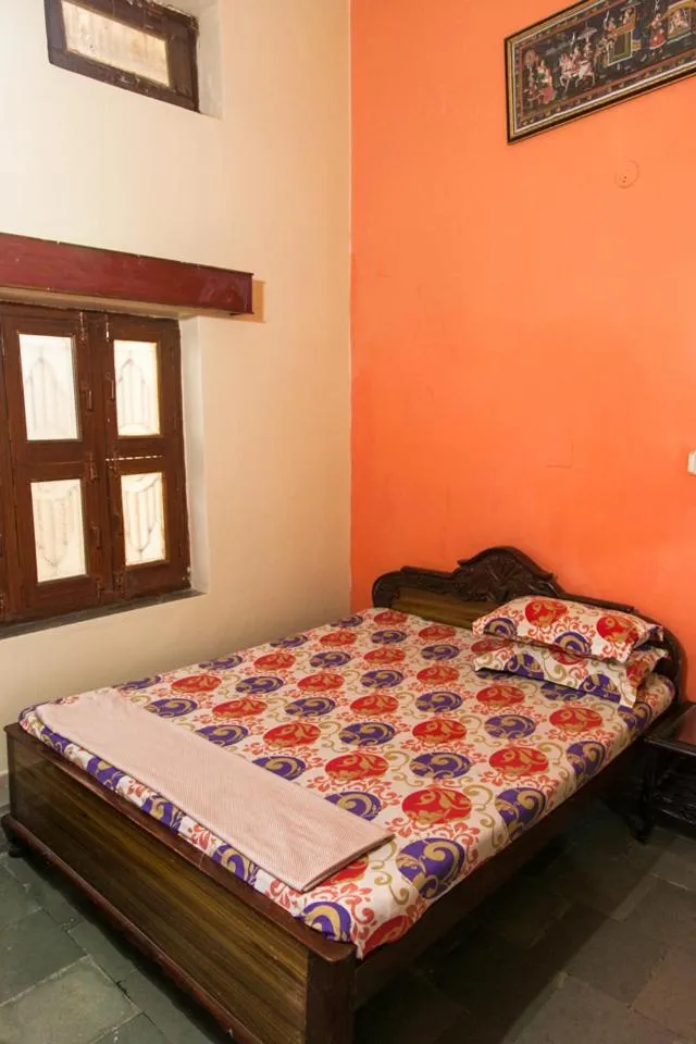 Bed in Kanhaia Haveli