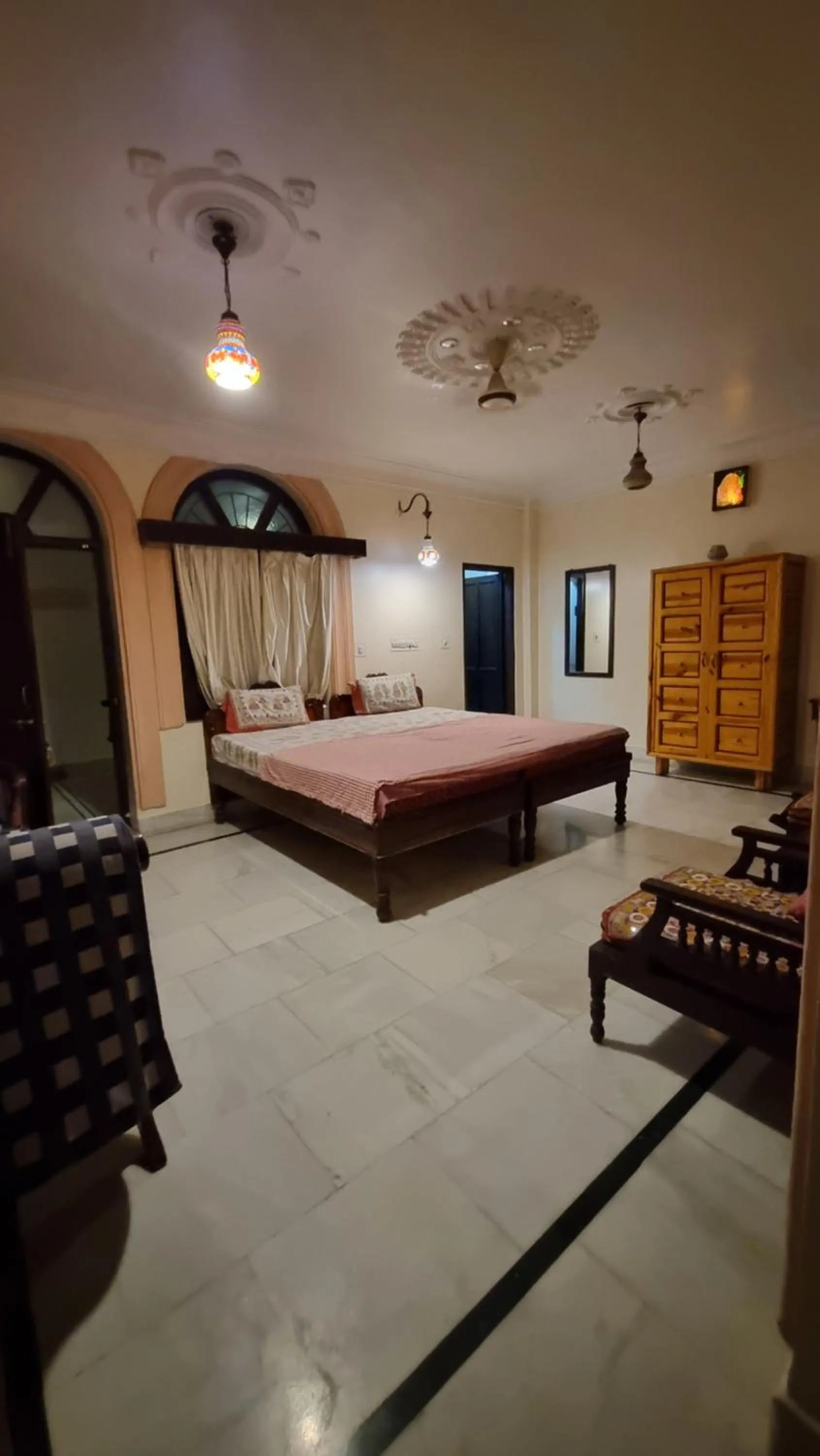 Bed in Kanhaia Haveli