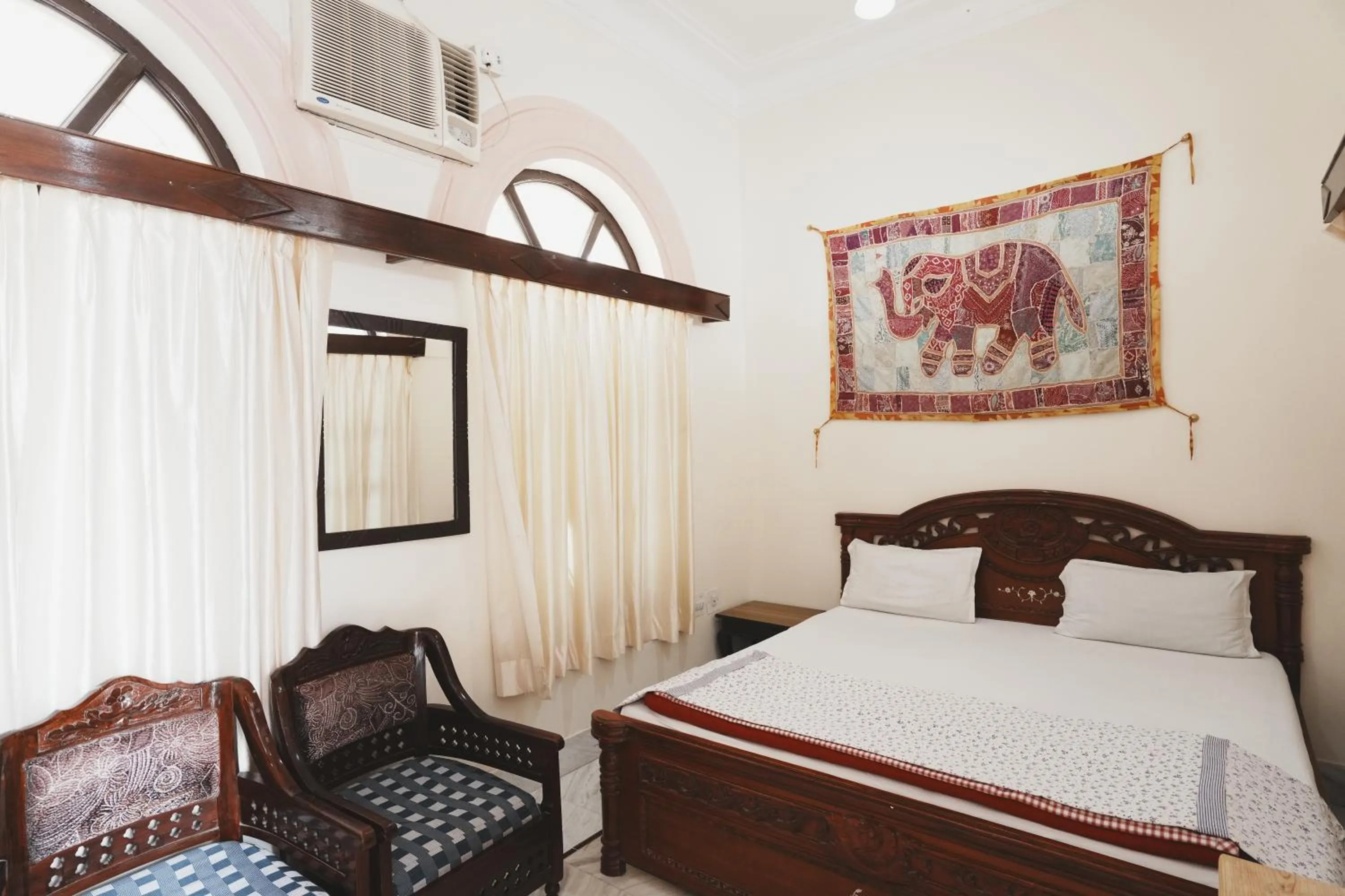 Bed in Kanhaia Haveli