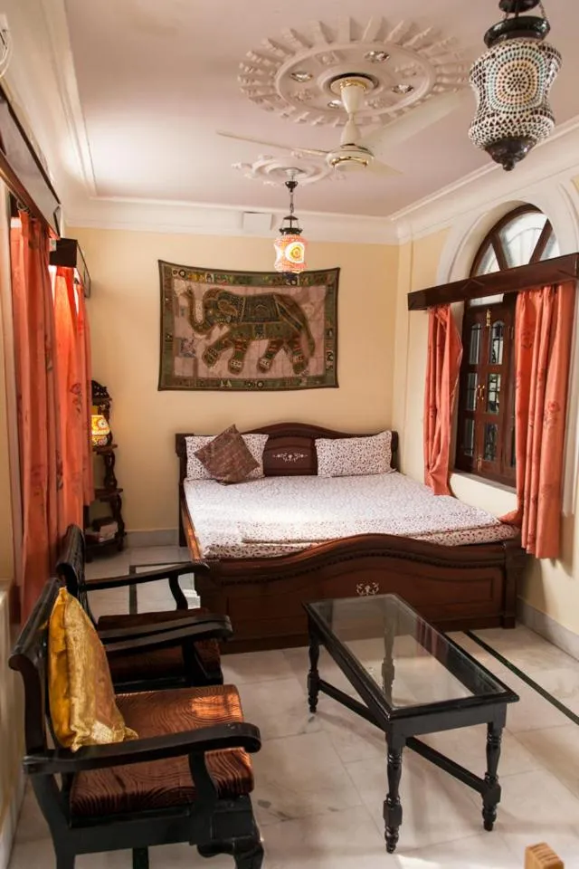 Bed in Kanhaia Haveli