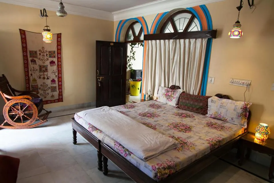 Bed in Kanhaia Haveli