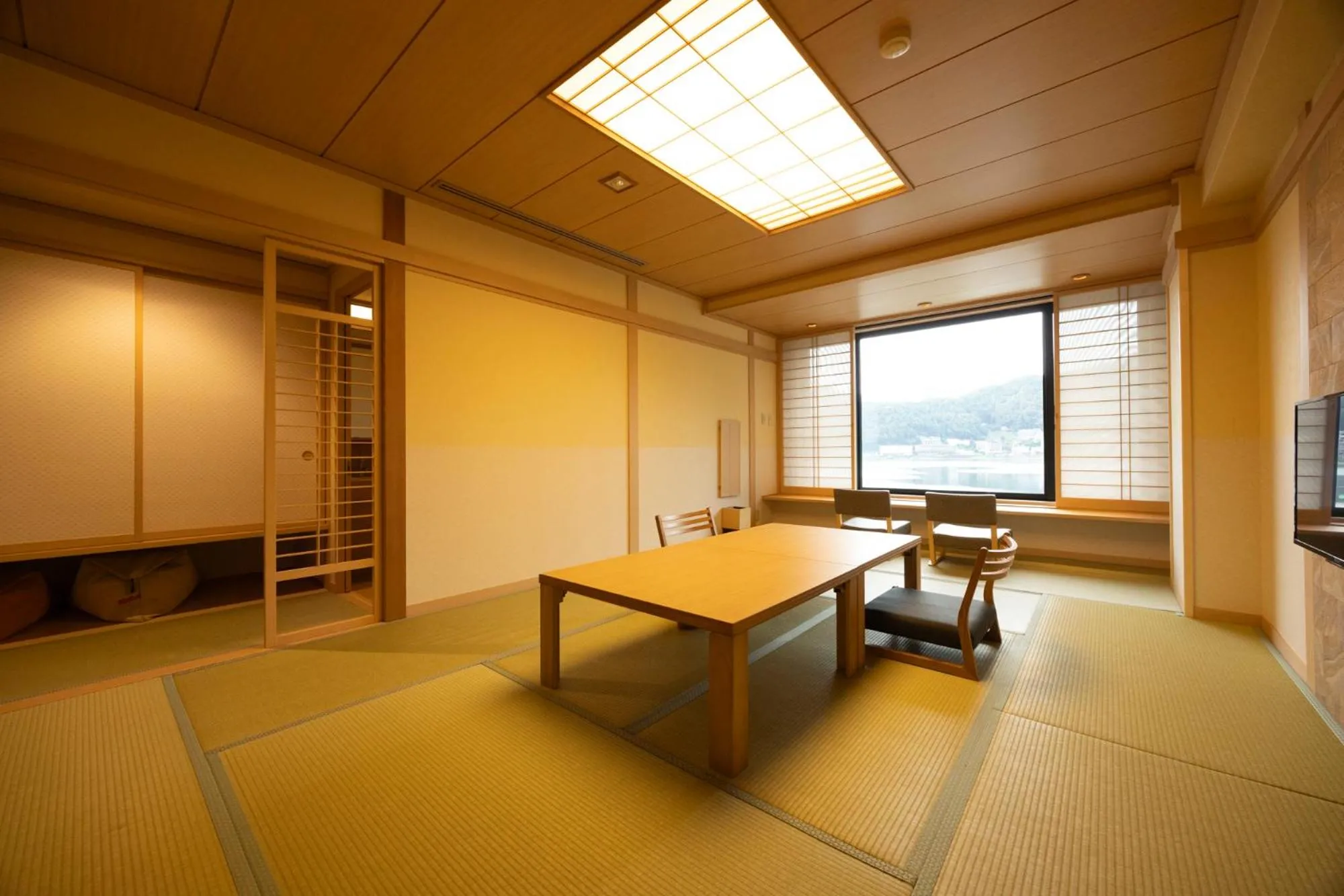 Living room in Fujikawaguchiko Onsen Konanso