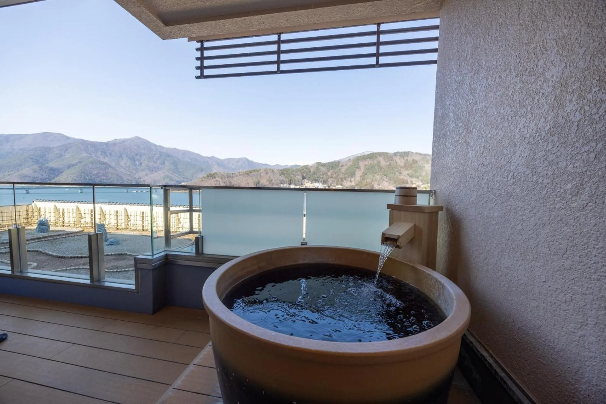 Hot Spring Bath in Fujikawaguchiko Onsen Konanso