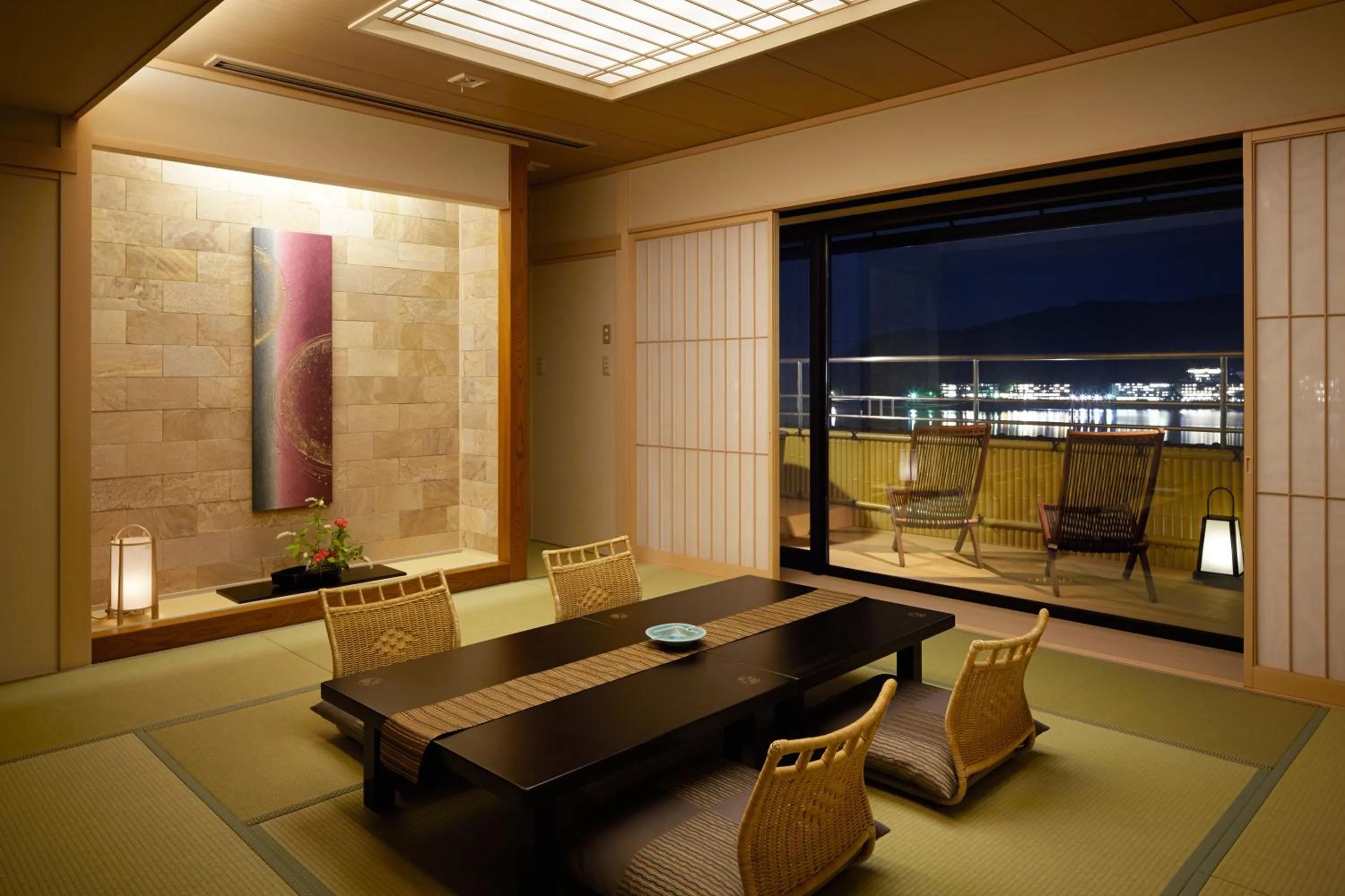 Living room in Fujikawaguchiko Onsen Konanso