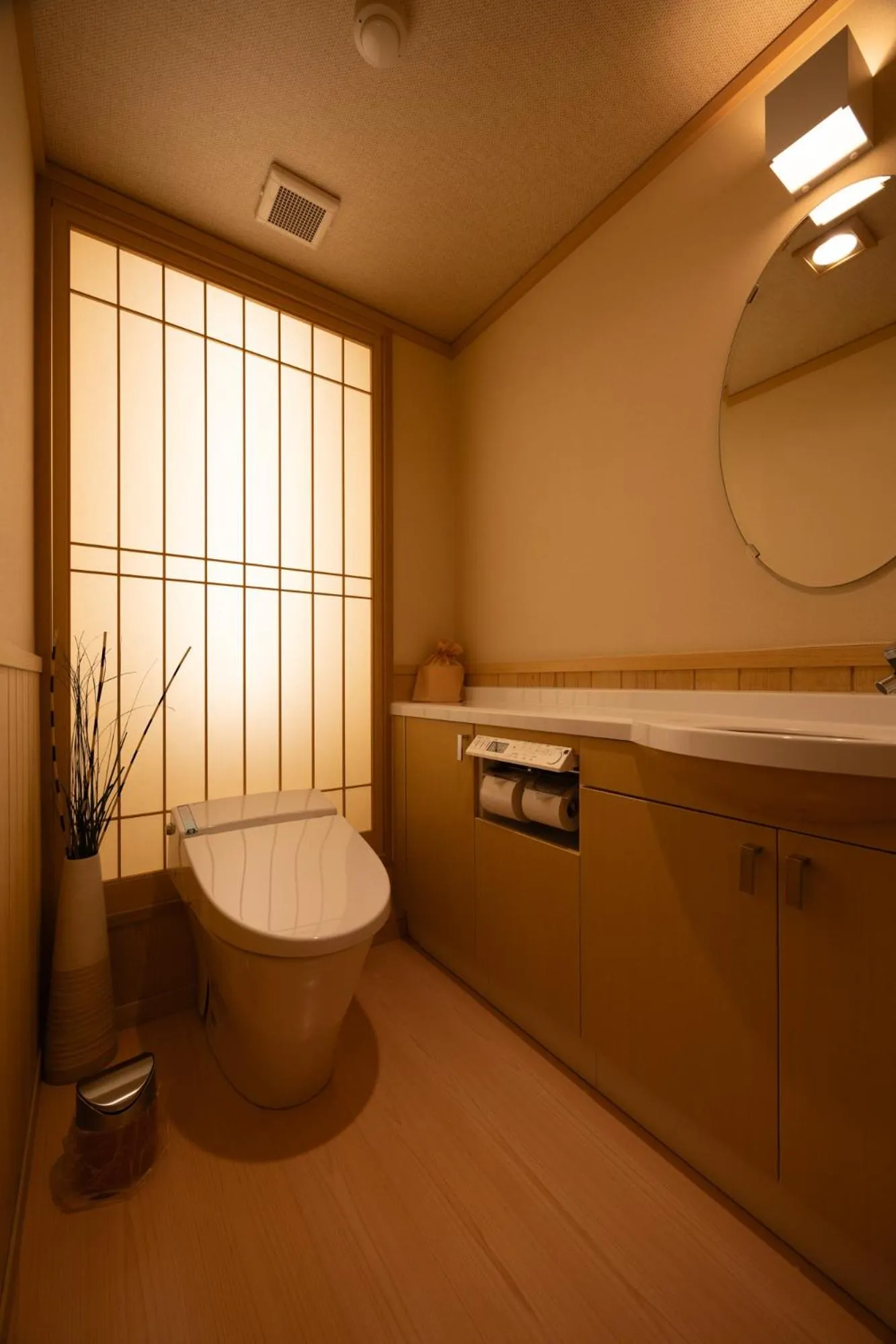 Toilet in Fujikawaguchiko Onsen Konanso