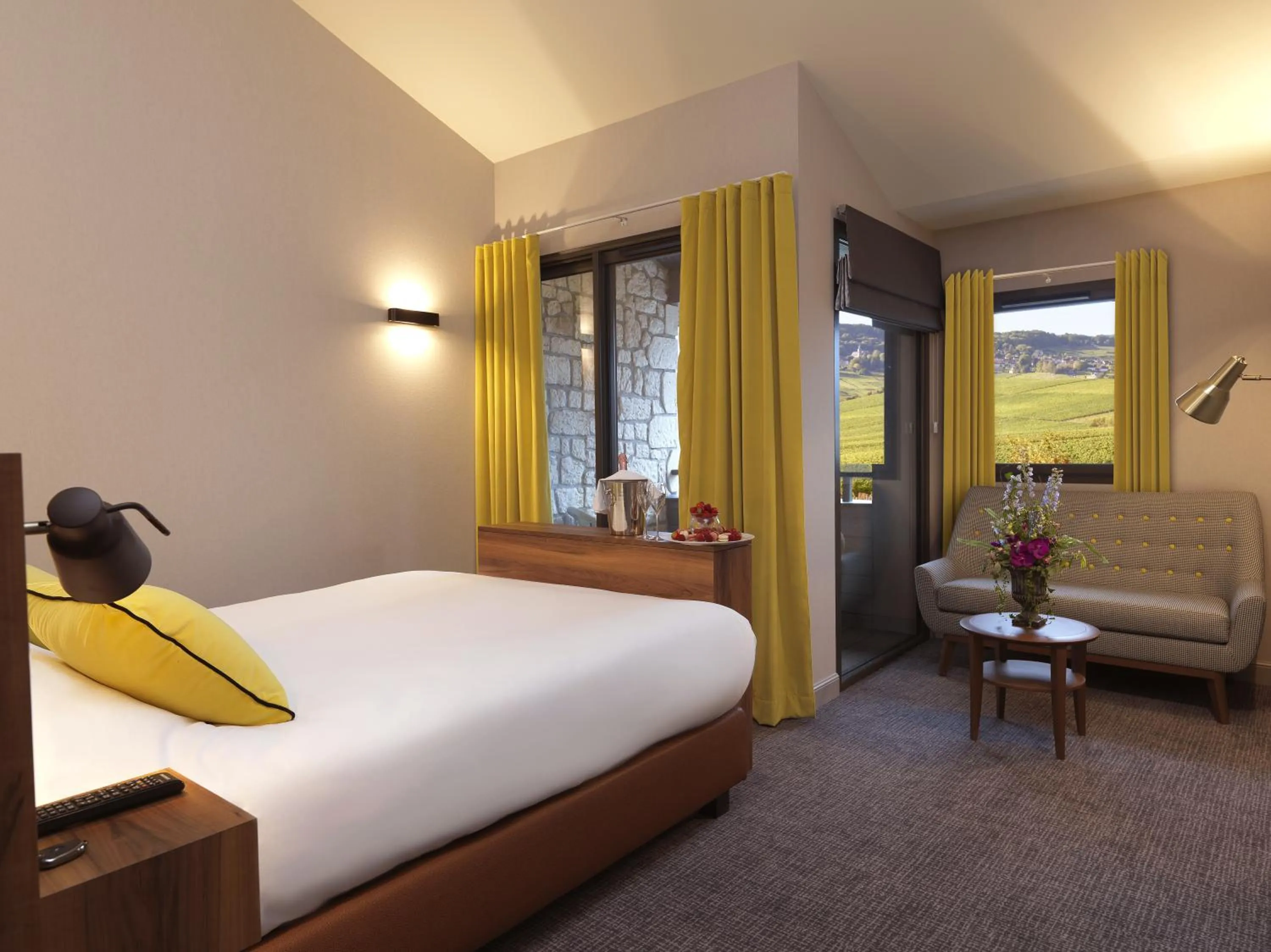 Bed in Hôtel Restaurant Les Grains d'Argent Dizy - Epernay