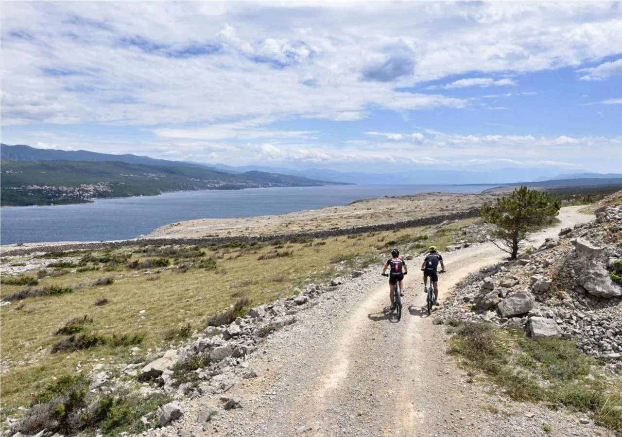 Cycling in Magal Maradiso Hotel by Aminess