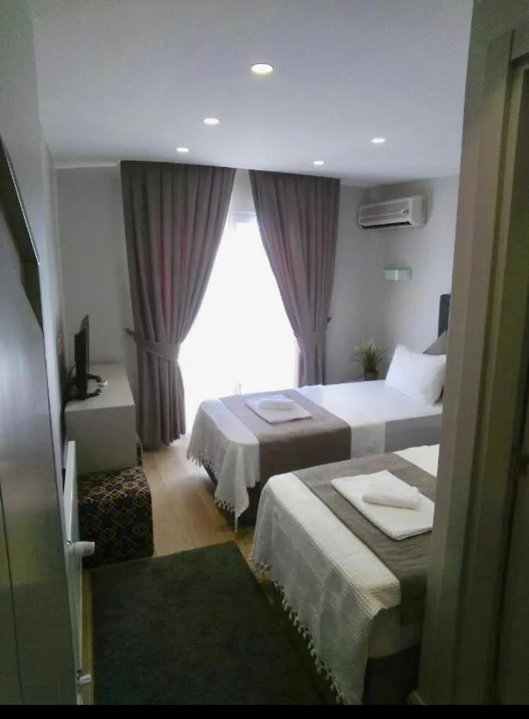 Bed in KONAK BELLA 3