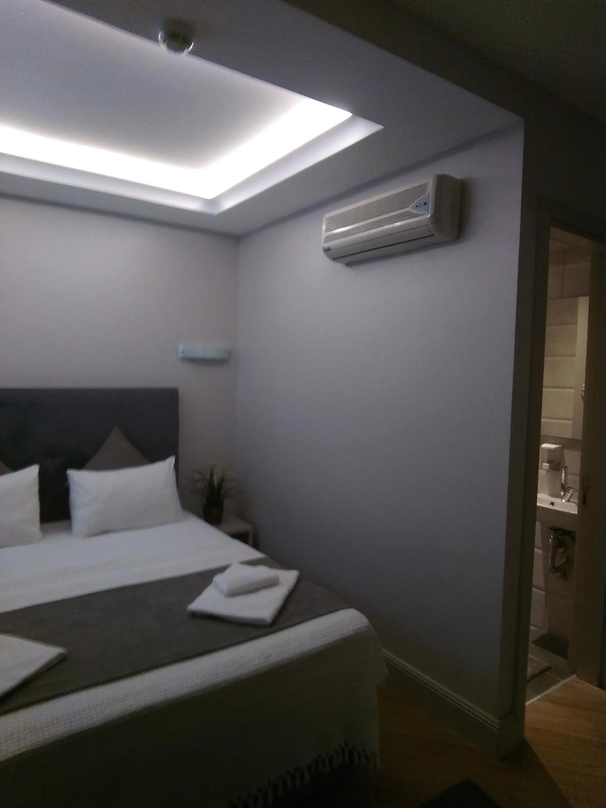 Bed in KONAK BELLA 3