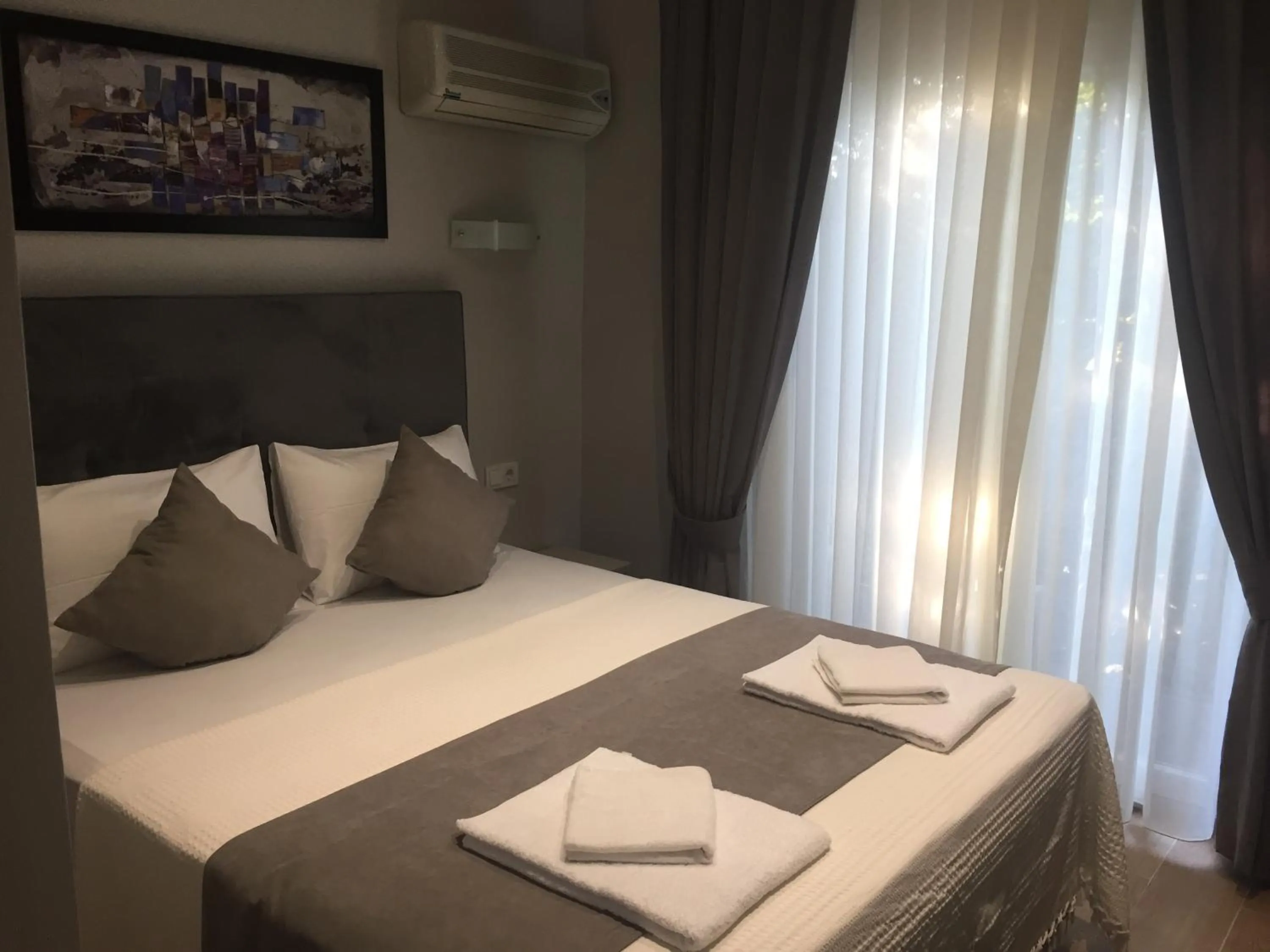 Bed in KONAK BELLA 3