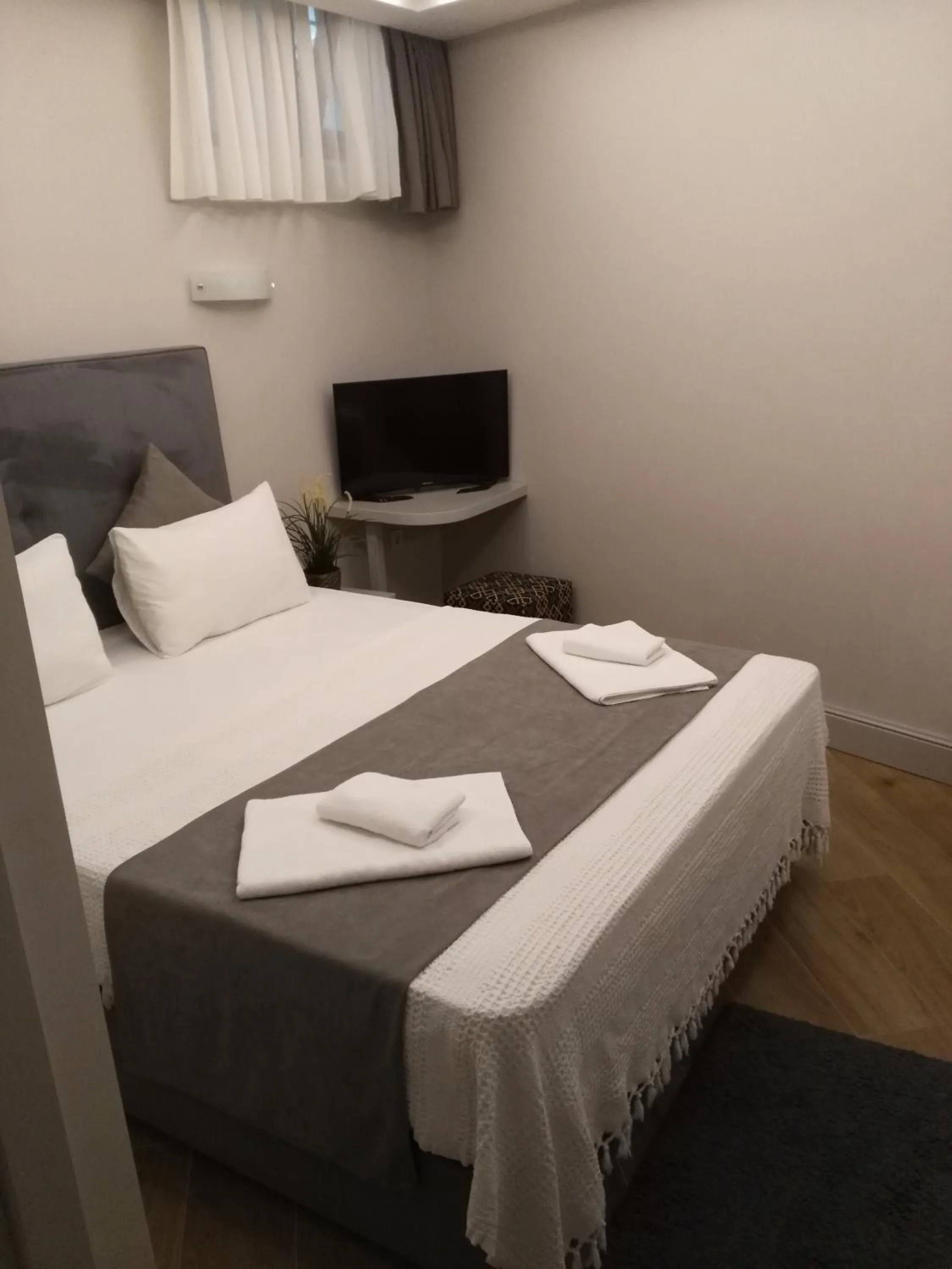 Bed in KONAK BELLA 3