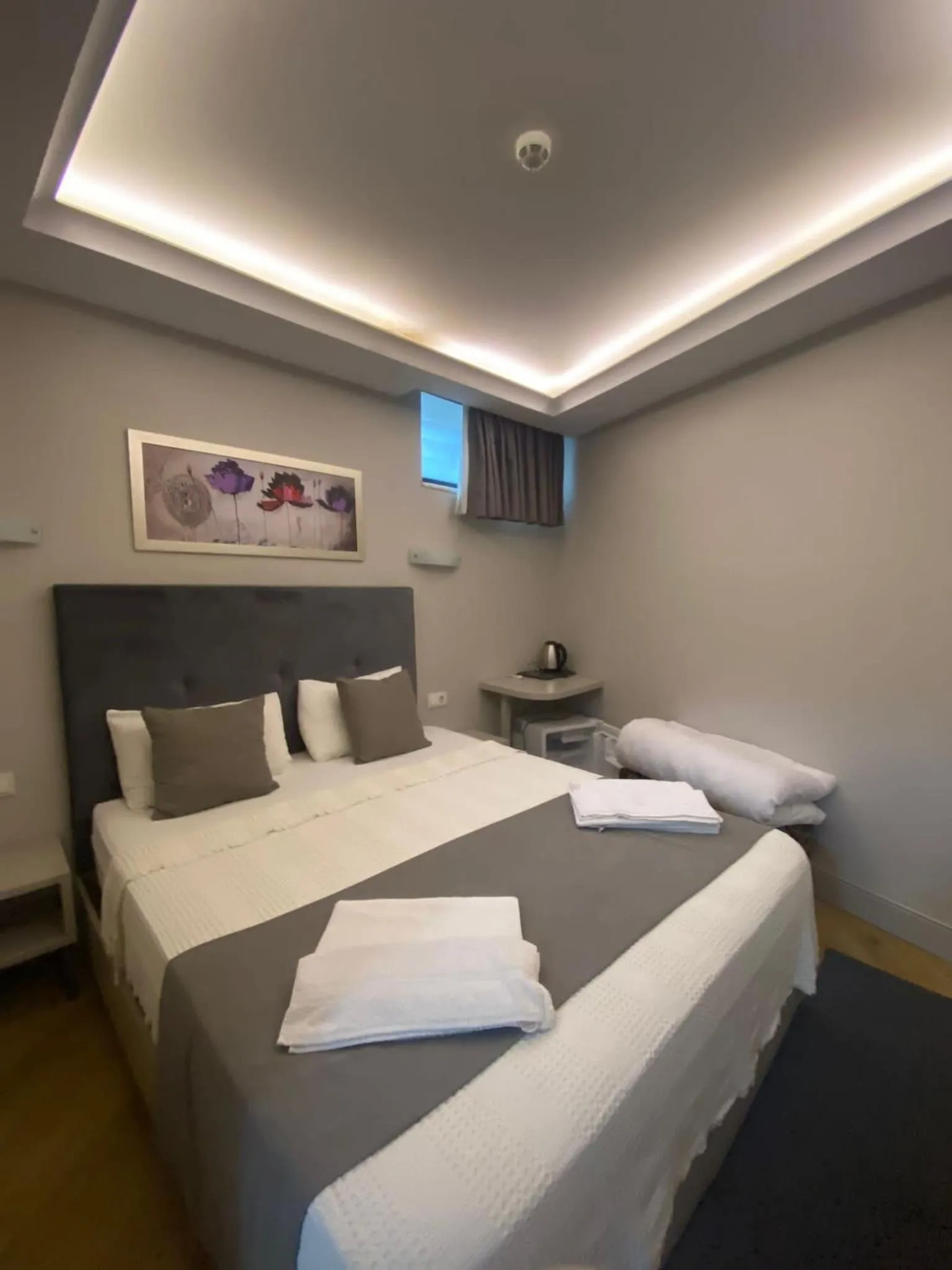 Bed in KONAK BELLA 3