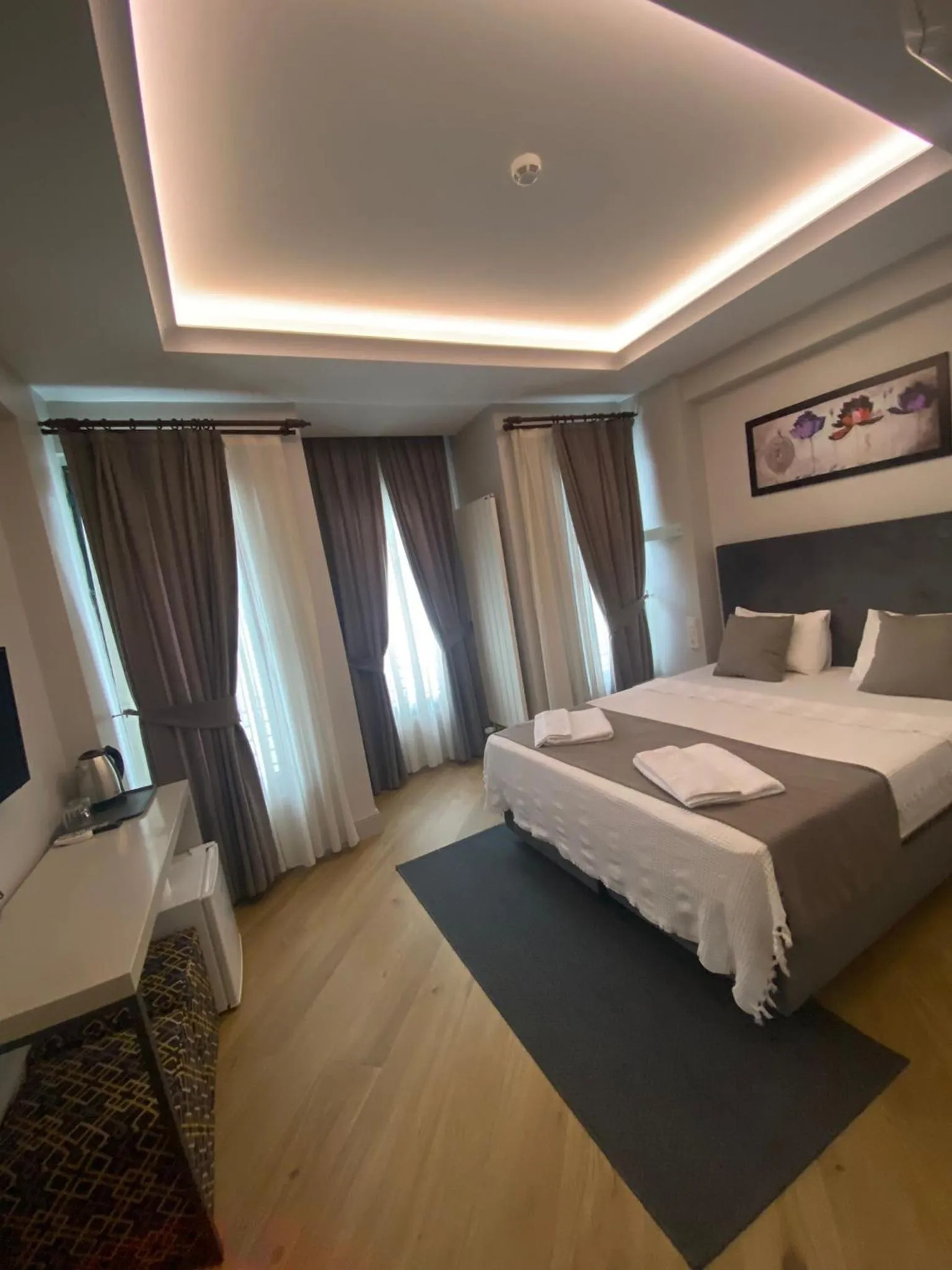 Bed in KONAK BELLA 3
