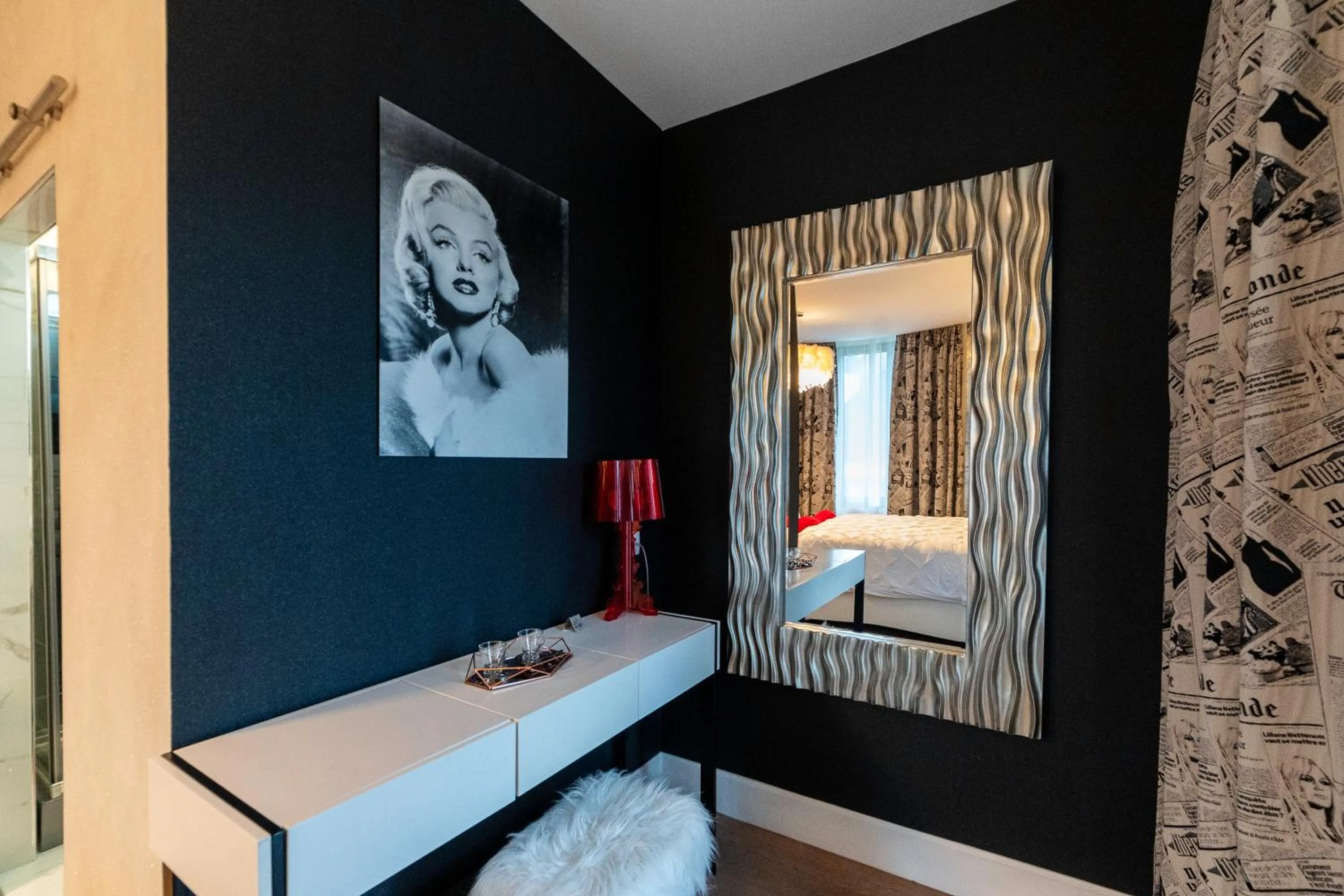 Seating area in Les Étoiles