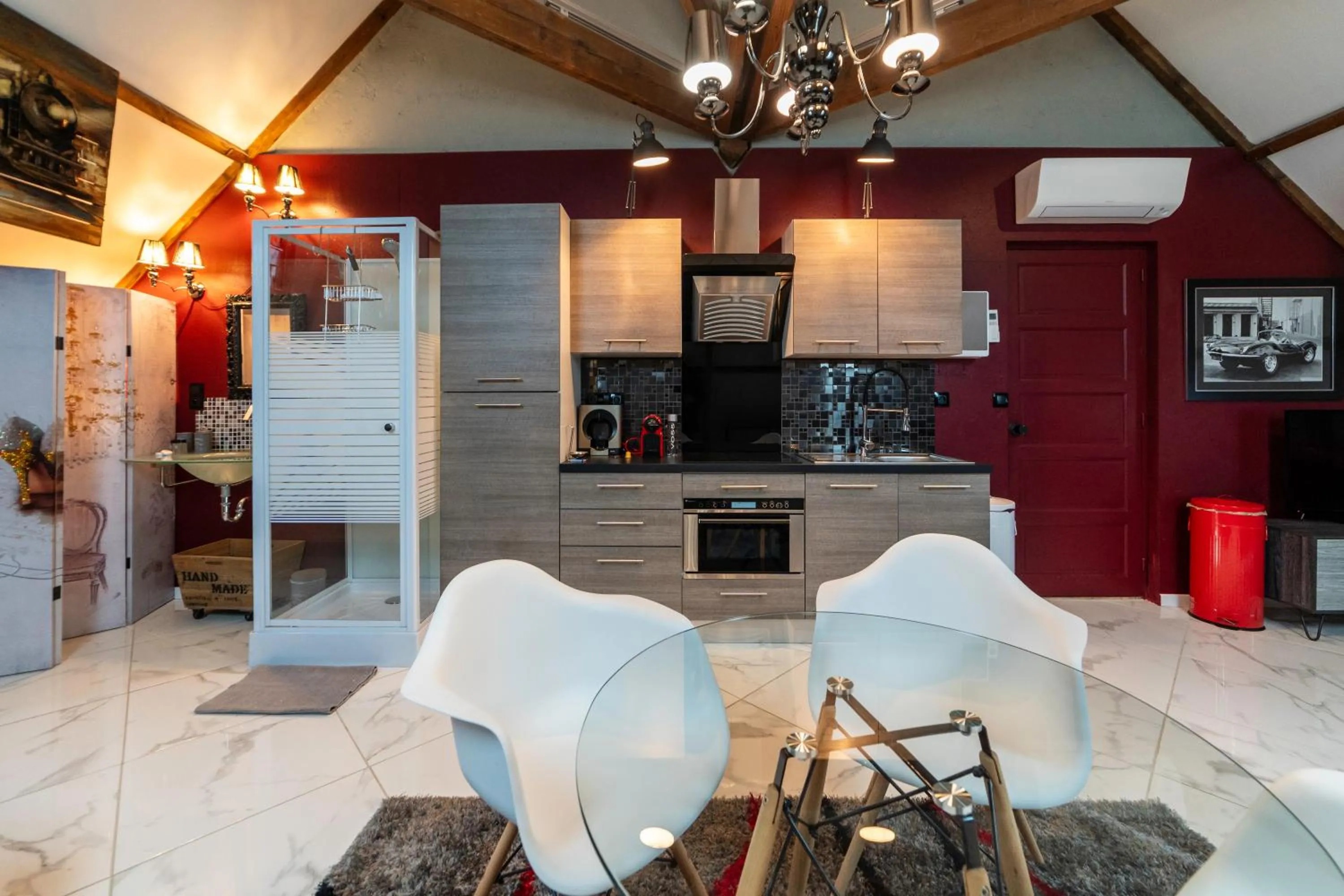 air conditioner in Les Étoiles