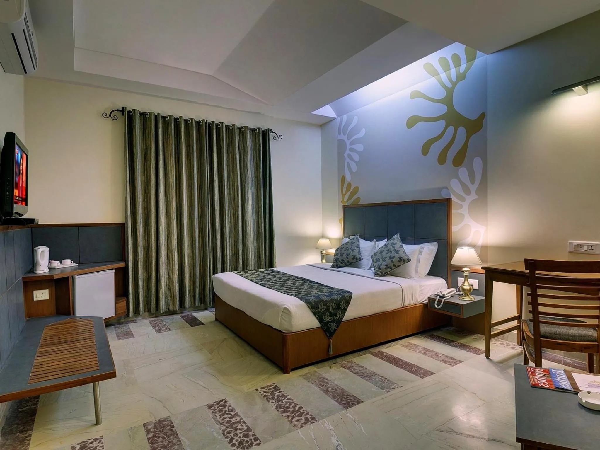 Bedroom, Bed in Club Mahindra Jaisalmer