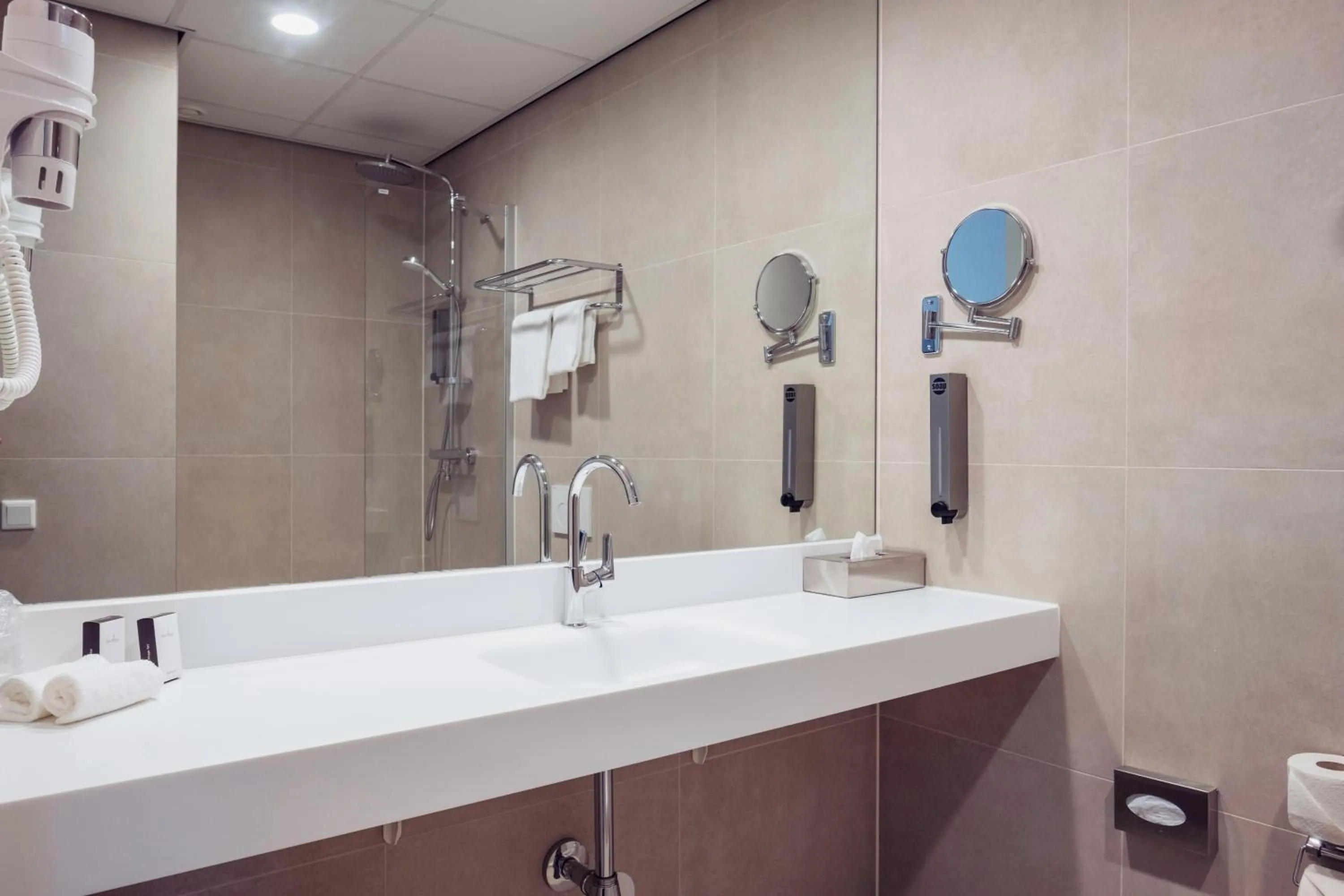 Bathroom in PLAZA Premium Den Haag City Center