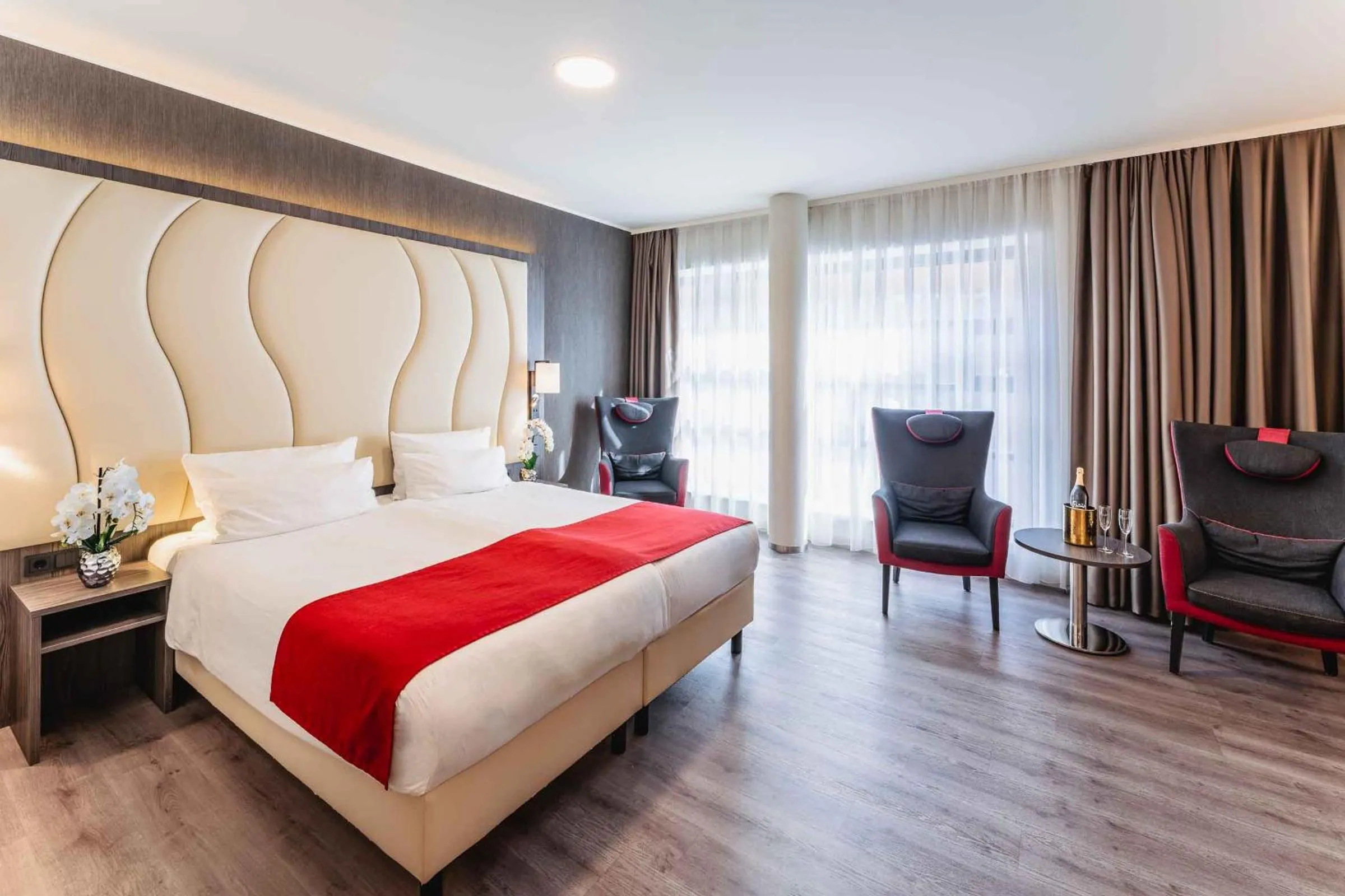 Photo of the whole room, Bed in PLAZA Premium Den Haag City Center