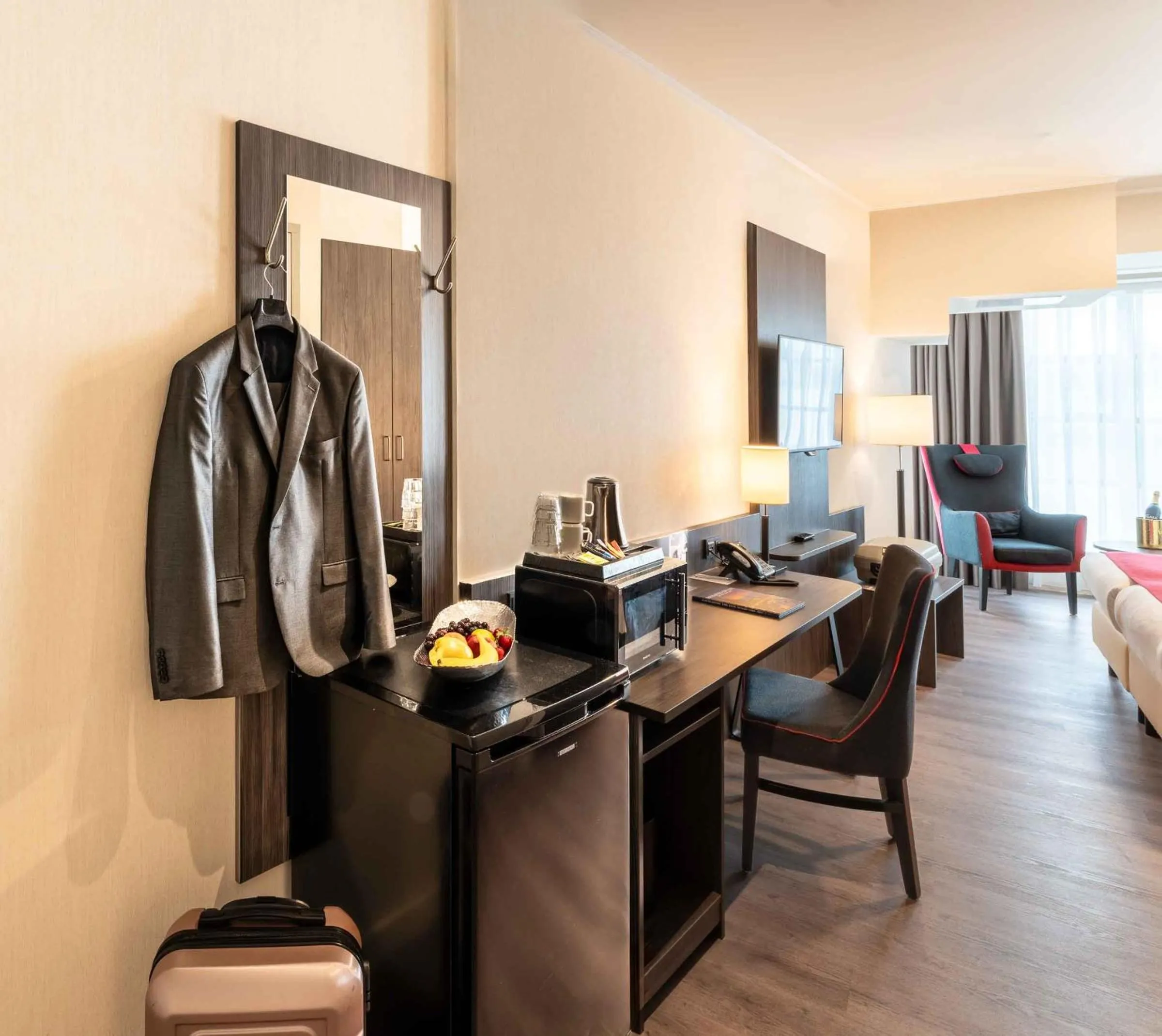 TV and multimedia in PLAZA Premium Den Haag City Center