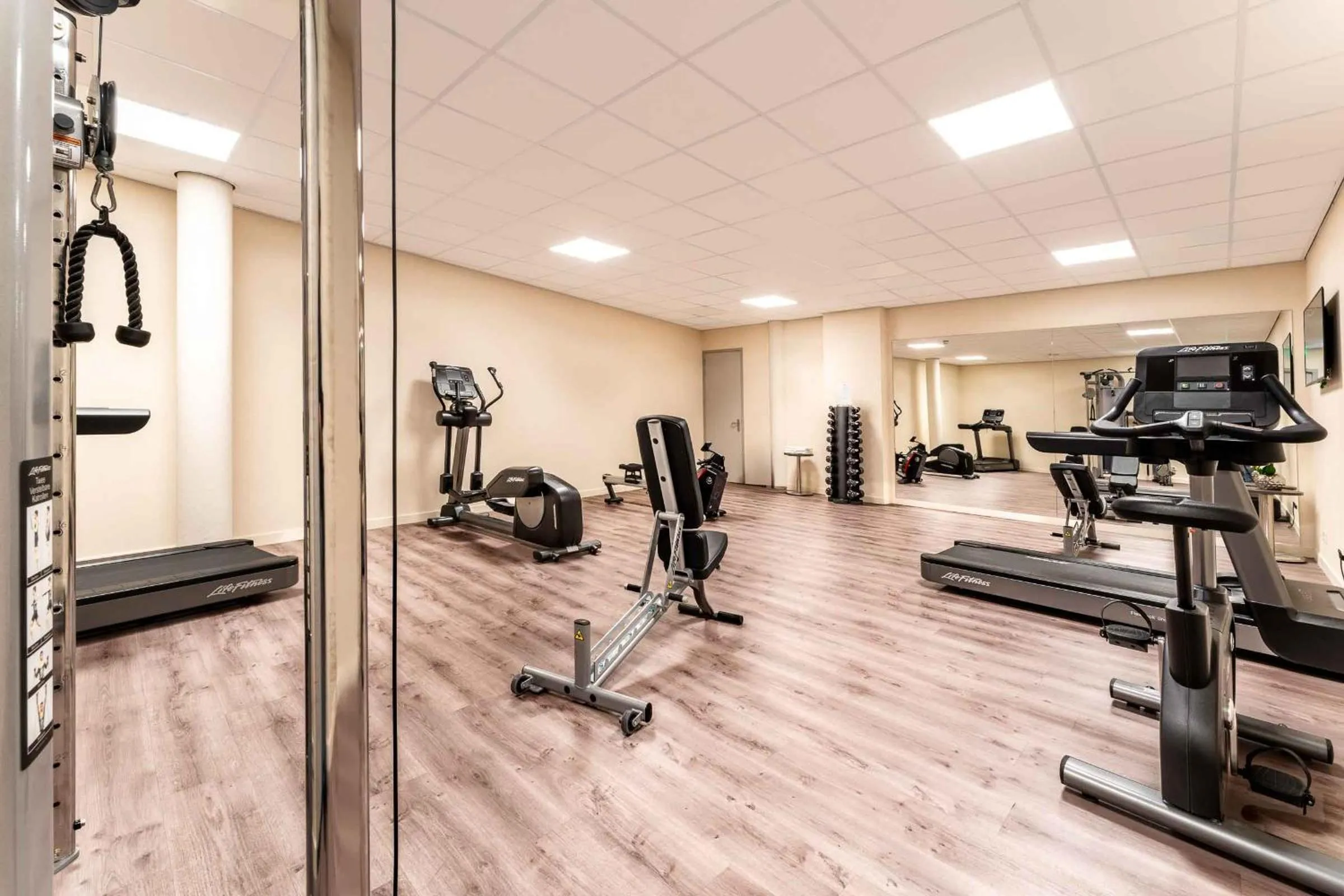 Fitness centre/facilities in PLAZA Premium Den Haag City Center