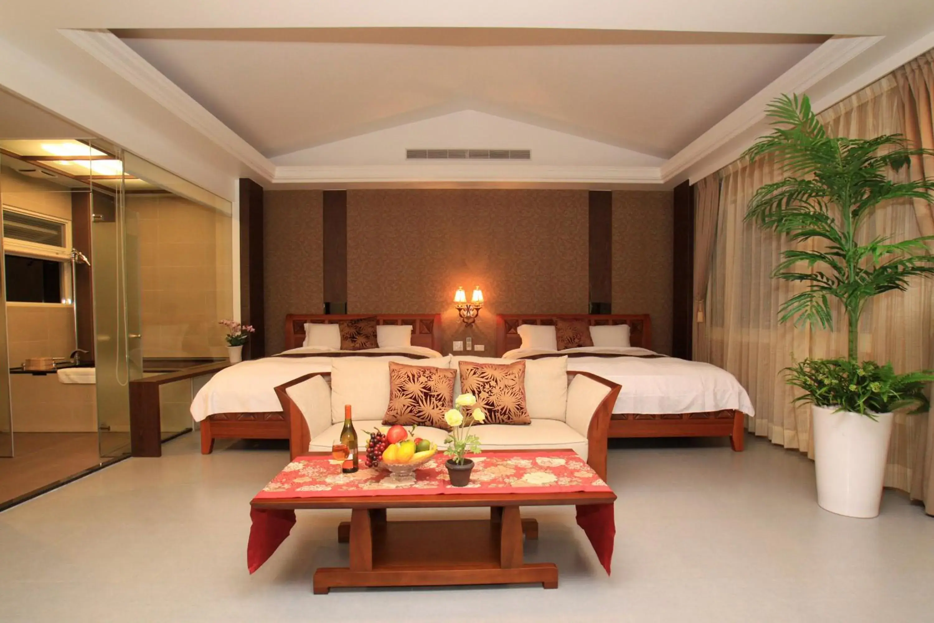 Family Room in Spring Fountain Hotel Family Room in Spring Fountain Hotel