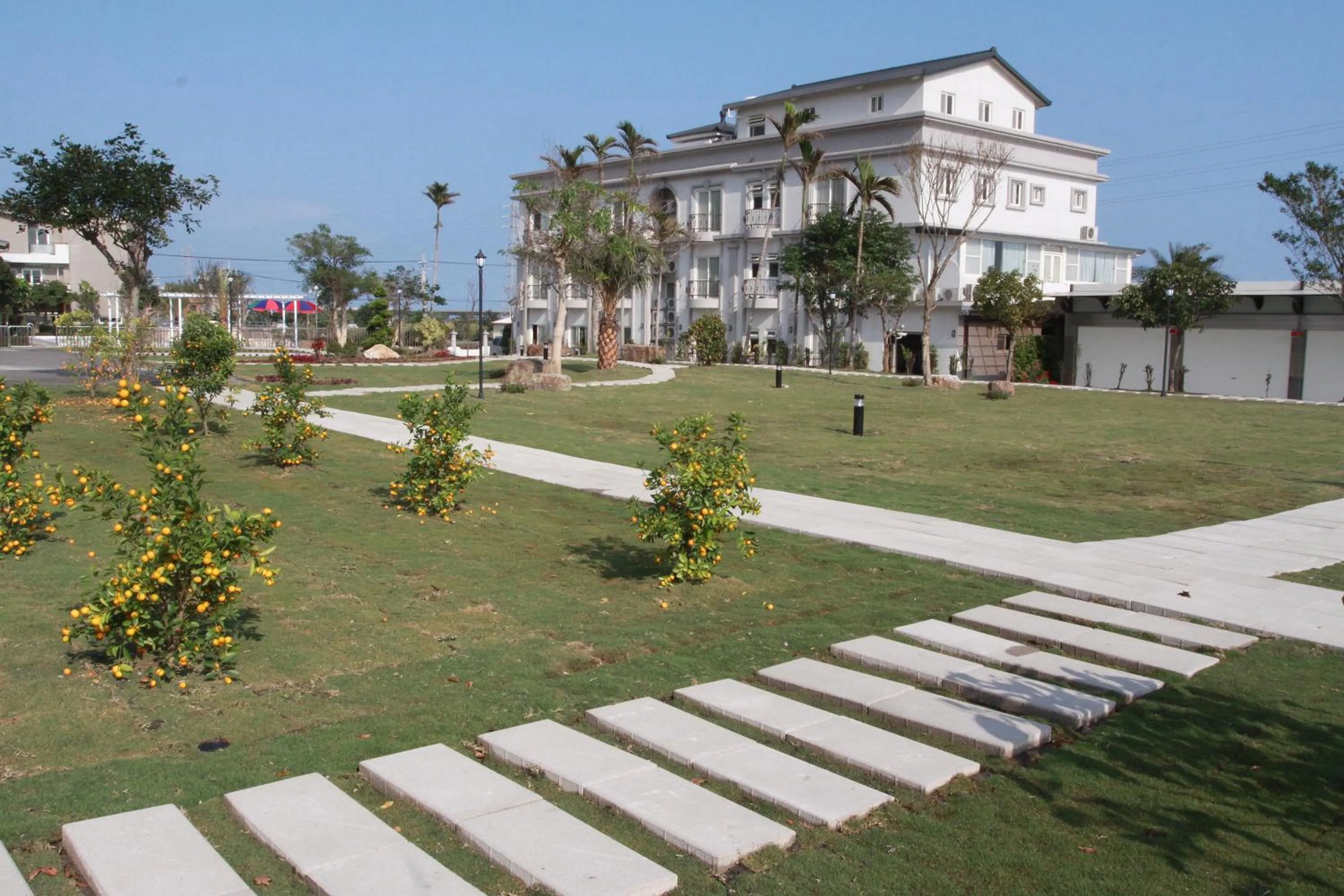 Garden in Spring Fountain Hotel