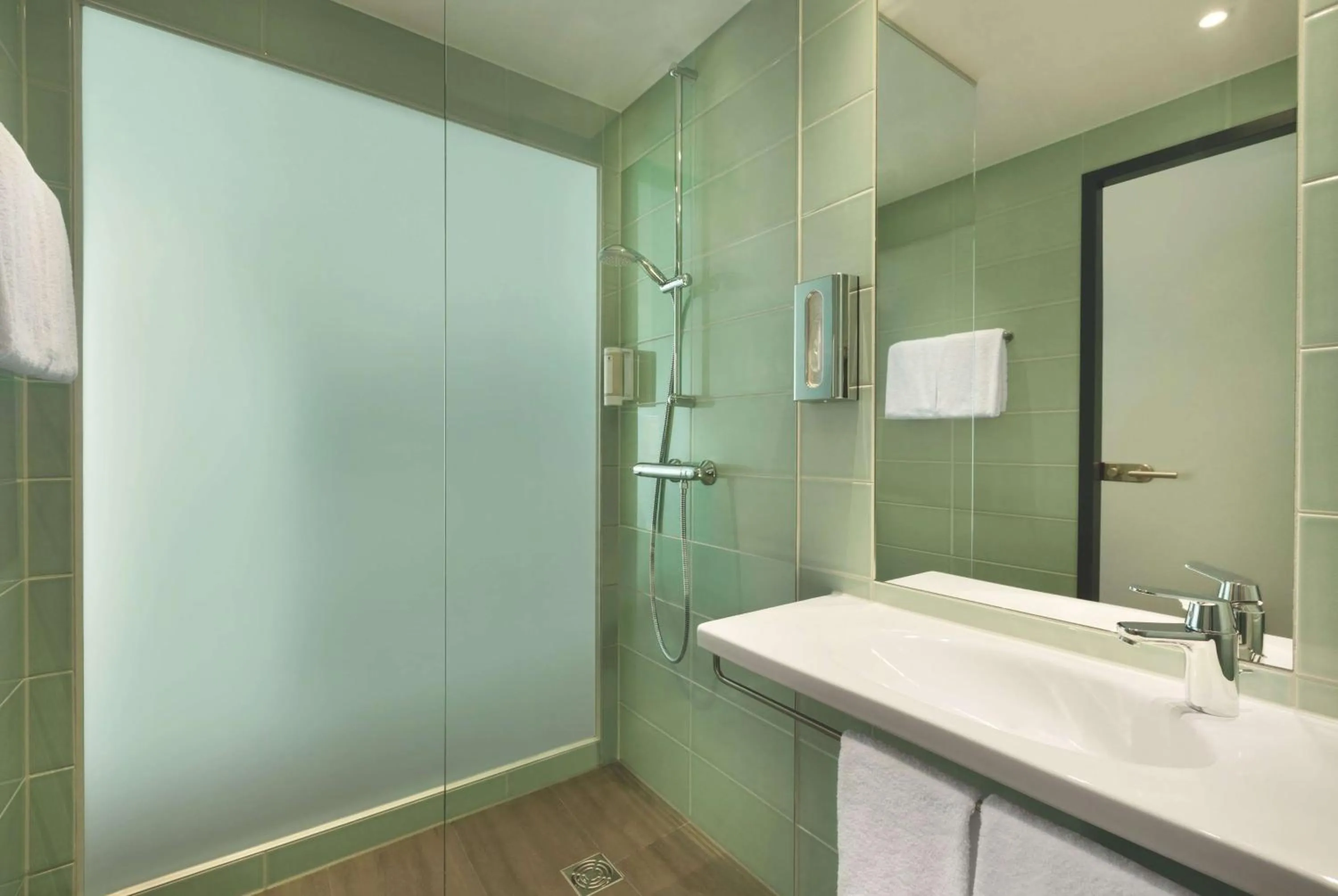 Shower in Super 8 by Wyndham Hamburg Mitte