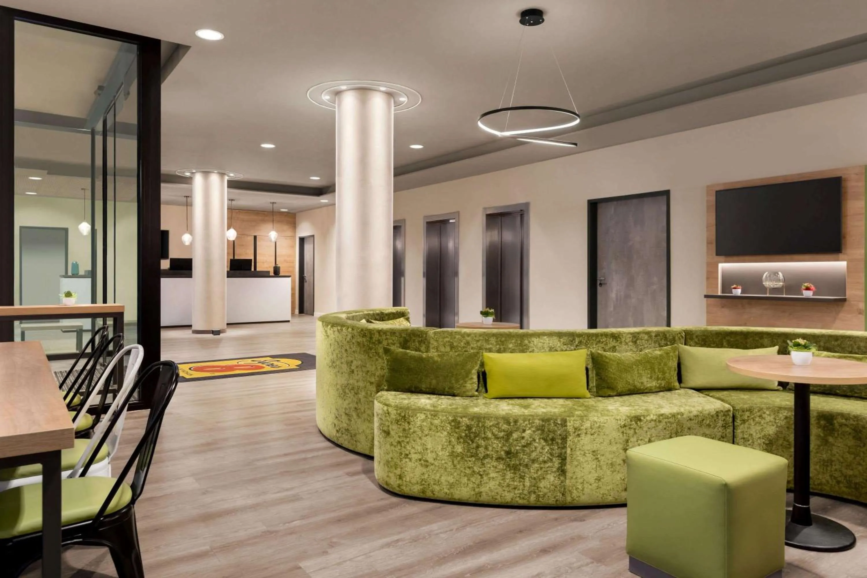 Lobby or reception in Super 8 by Wyndham Hamburg Mitte