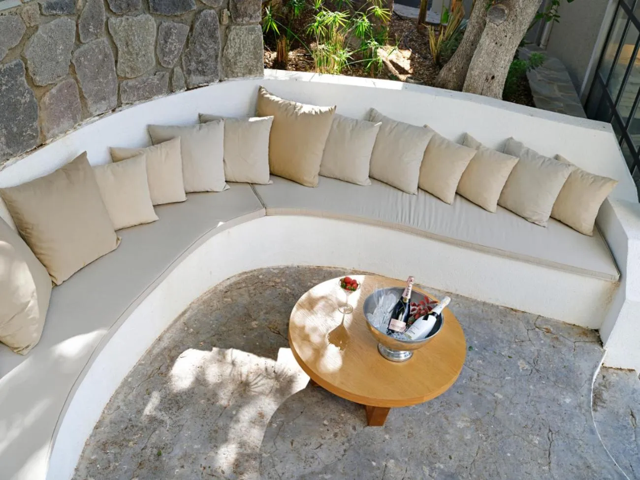 Seating area in Dorman Suites