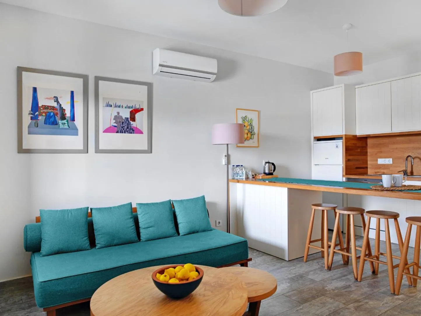 Kitchen or kitchenette in Dorman Suites