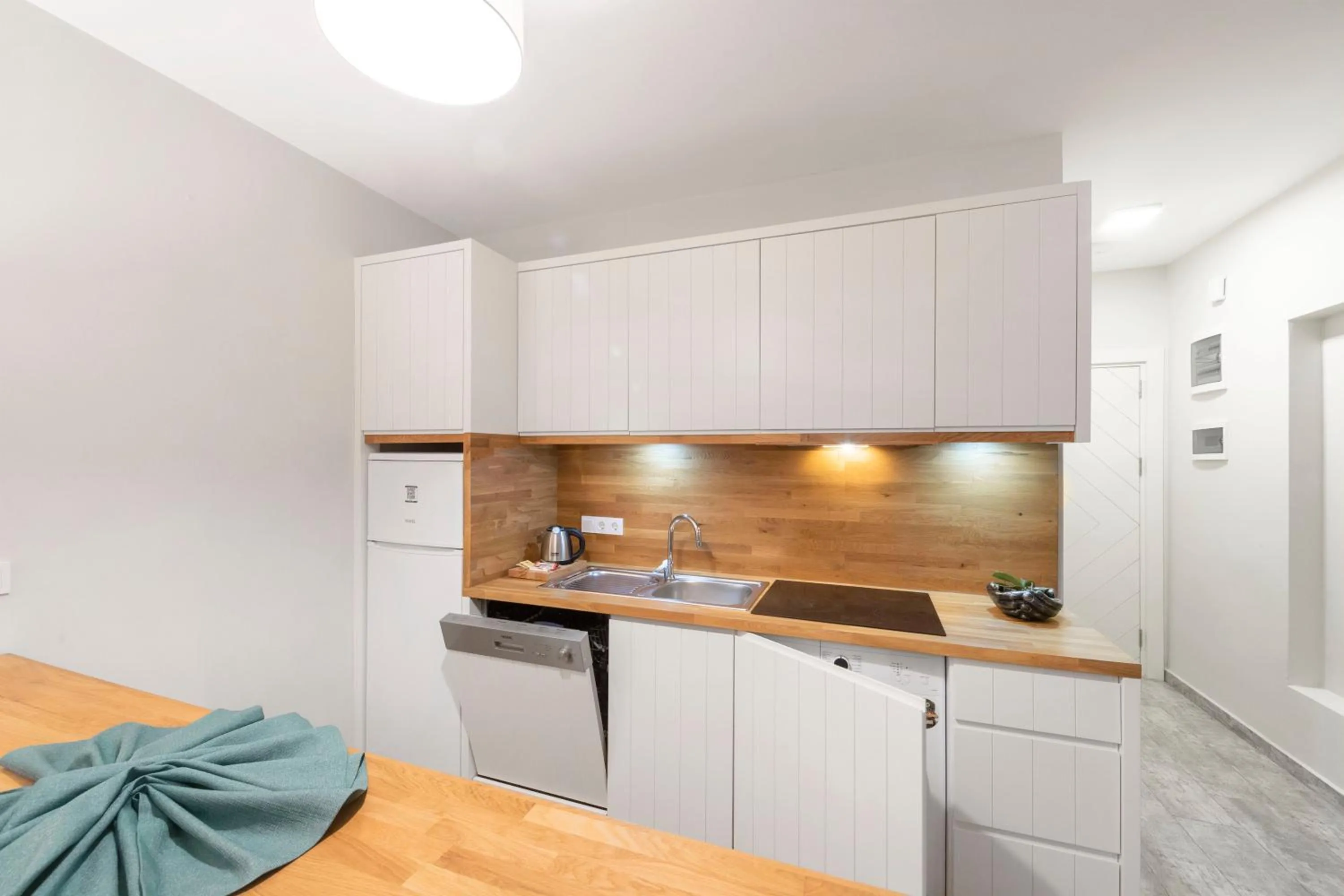 Kitchen or kitchenette in Dorman Suites