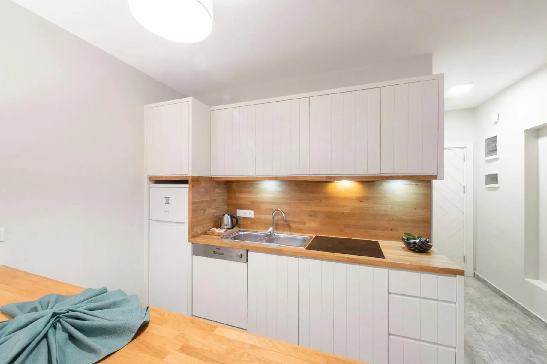 Kitchen or kitchenette in Dorman Suites