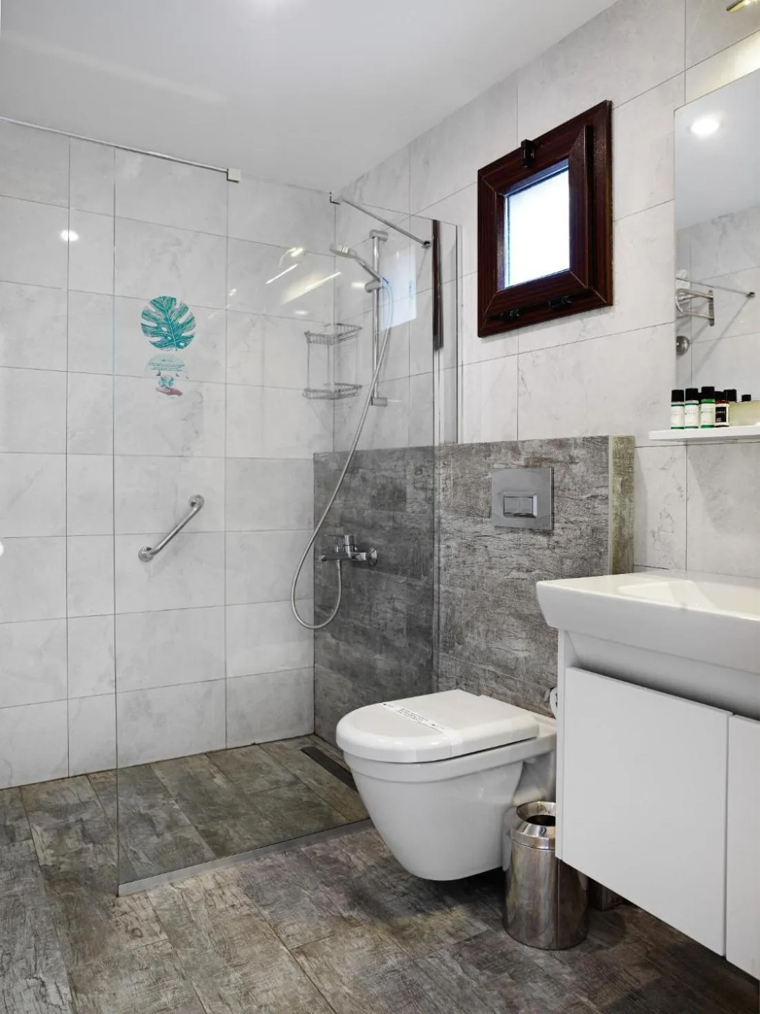 Bathroom in Dorman Suites