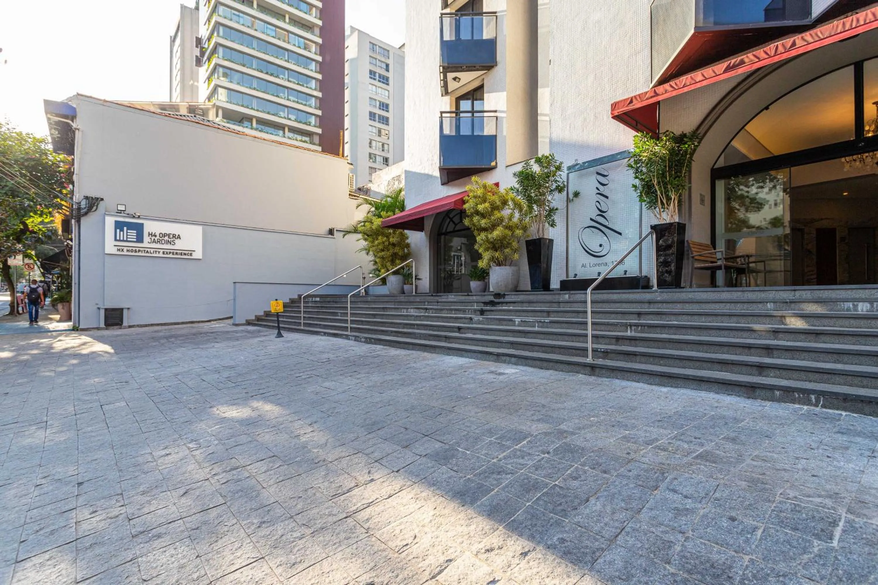 Facade/entrance in H4 Hotel Opera Jardins