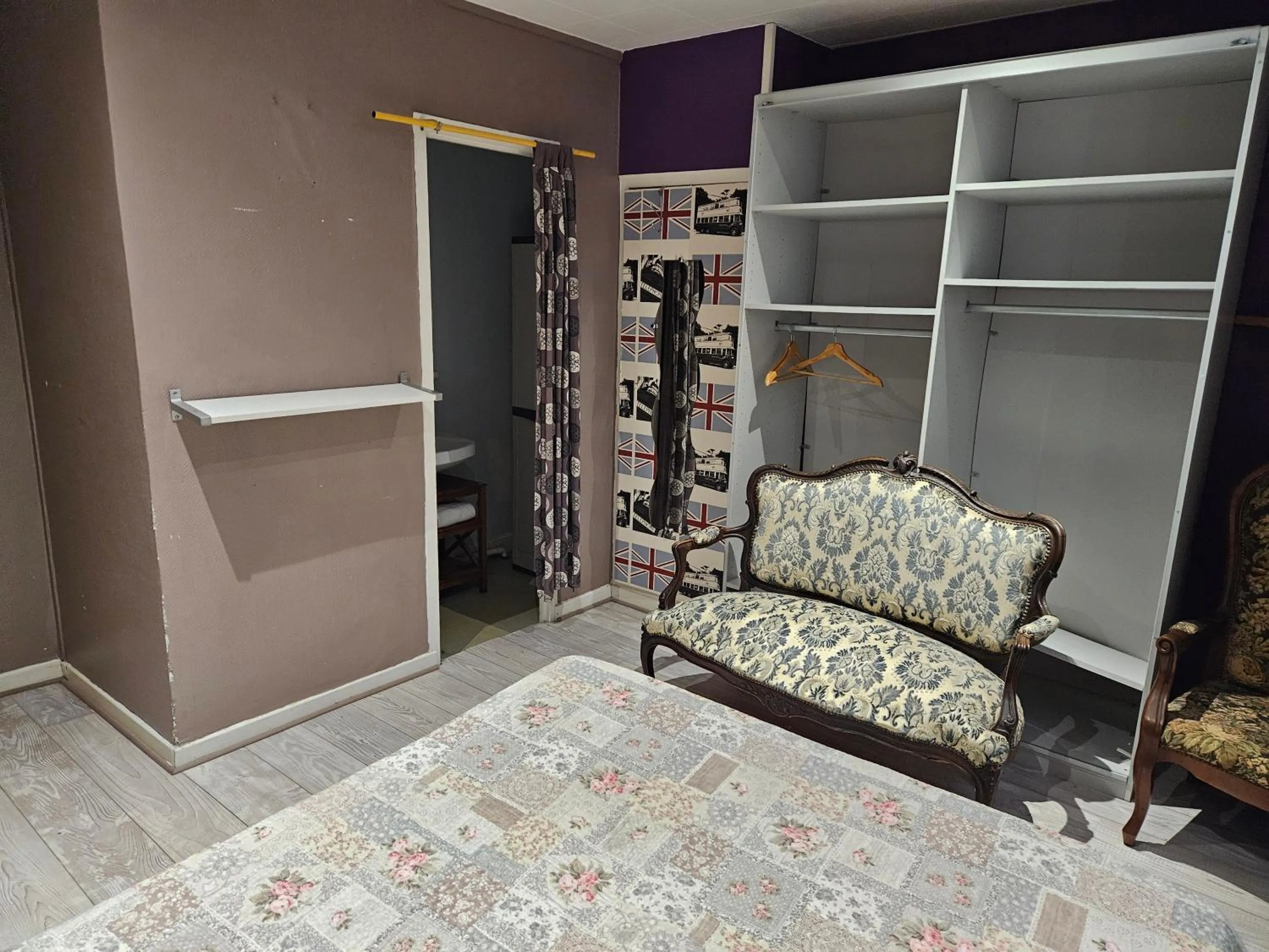 Bed in Hôtel des Jacobines