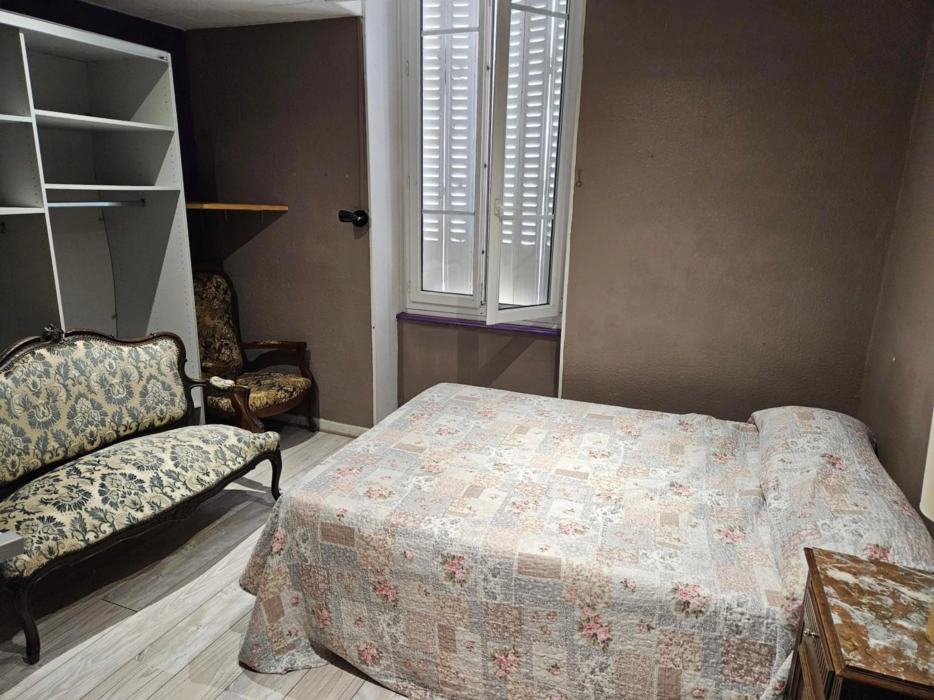 Bed in Hôtel des Jacobines