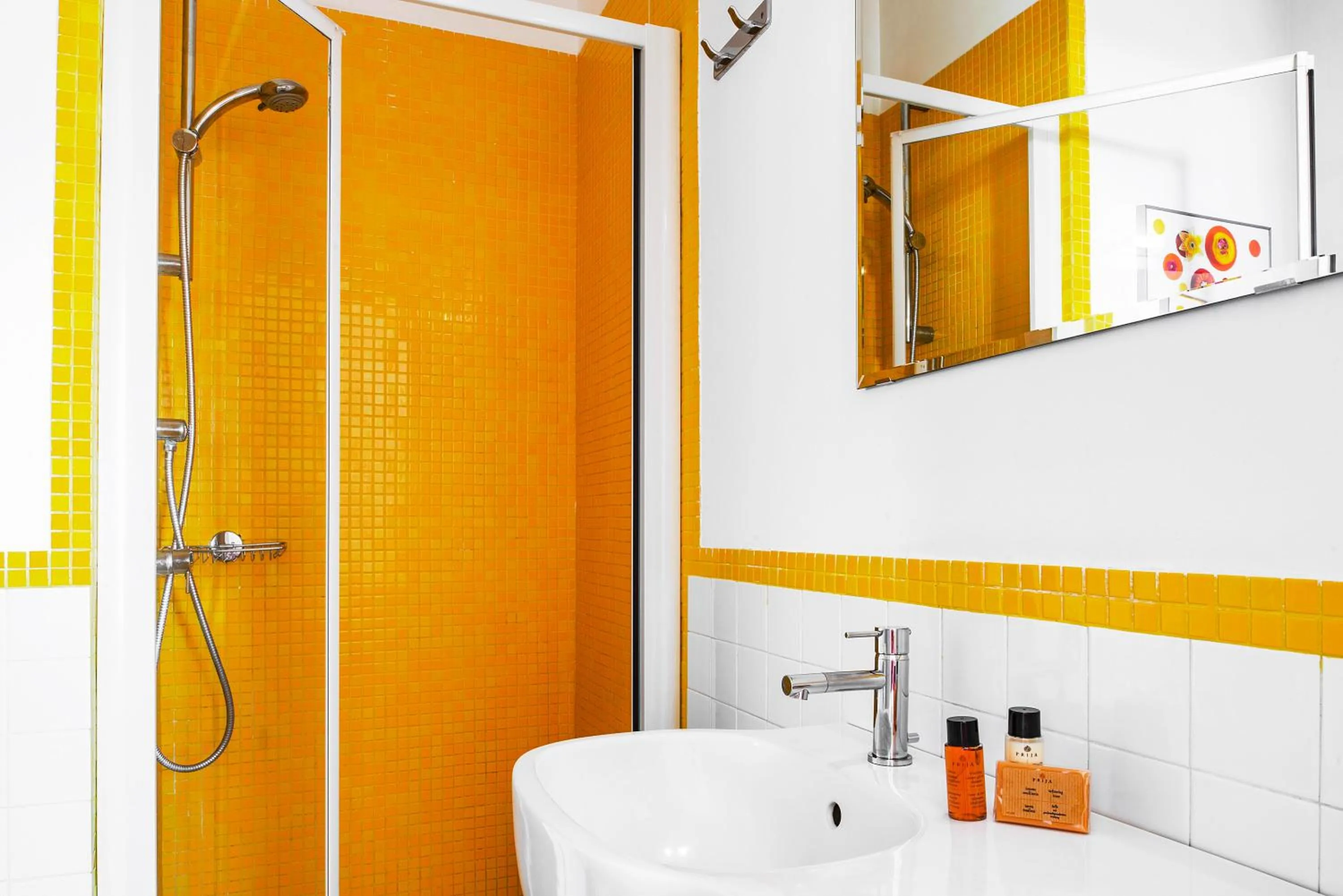 Bathroom in Le Capannelle by Feeling Italy