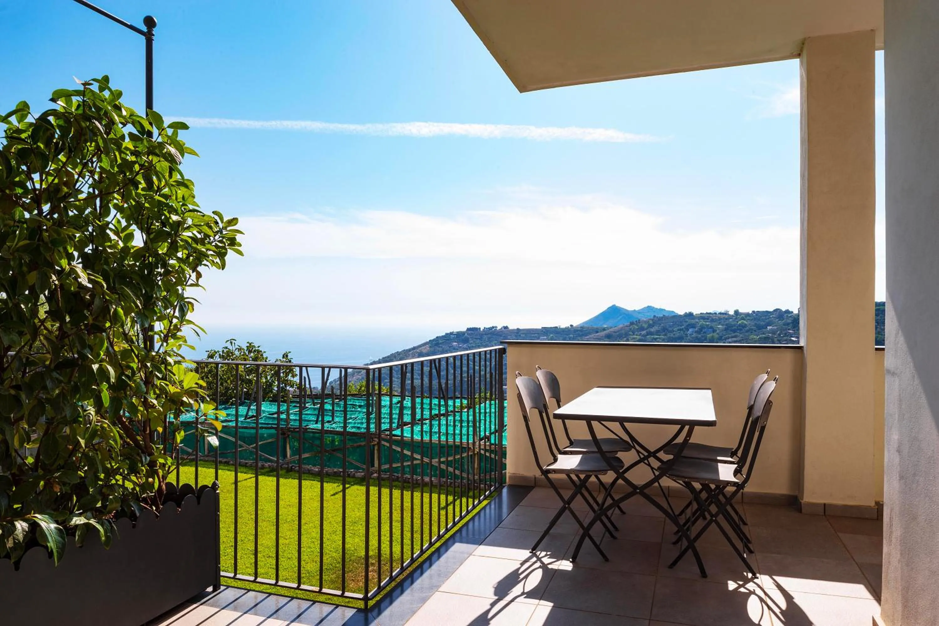 Sea view in Le Capannelle by Feeling Italy