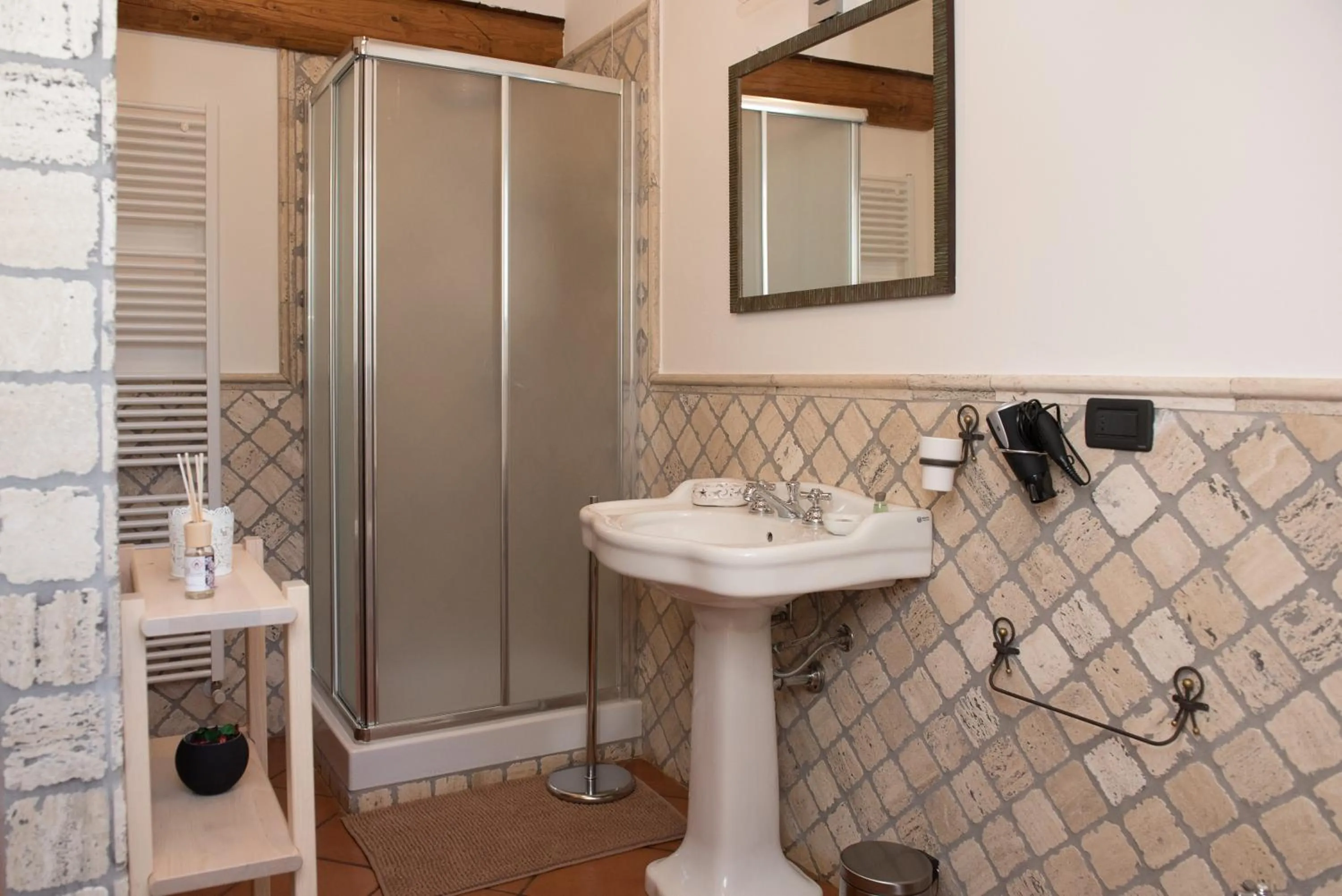 Bathroom in B&B I Pini Di Storaco