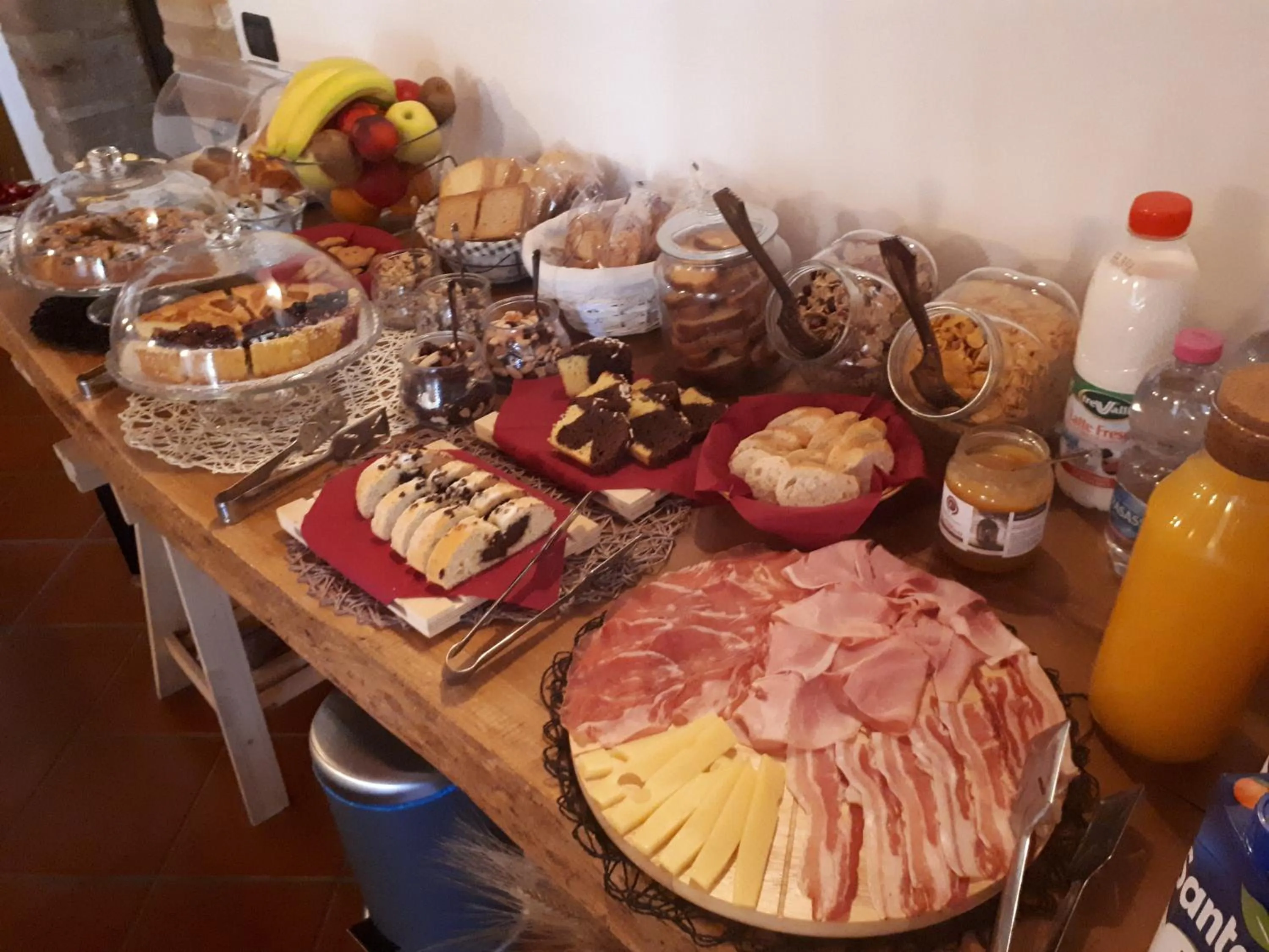 Breakfast in B&B I Pini Di Storaco