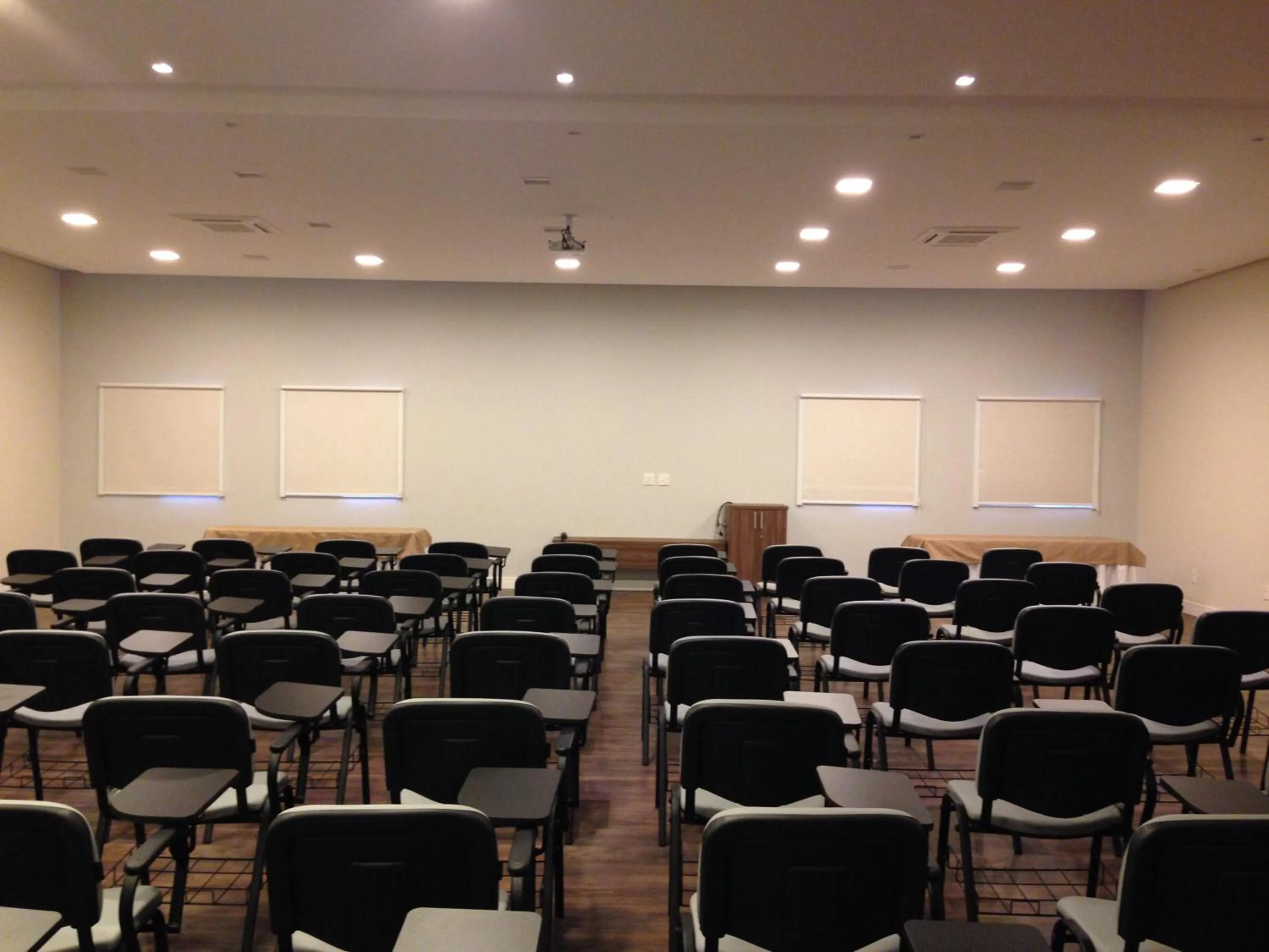 Meeting/conference room in Dona Adelia Hotel e Restaurante