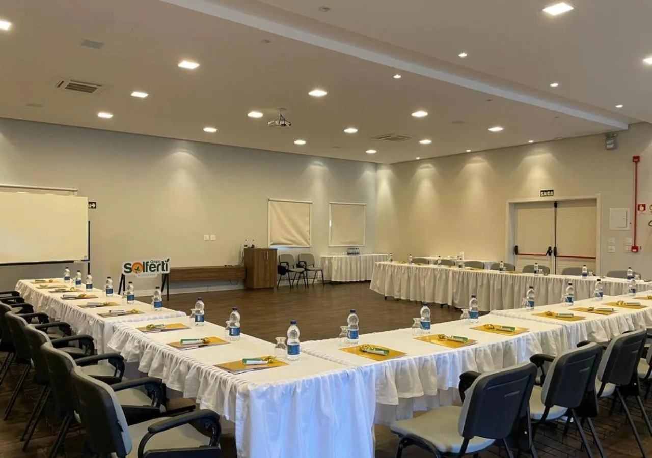 Meeting/conference room in Dona Adelia Hotel e Restaurante
