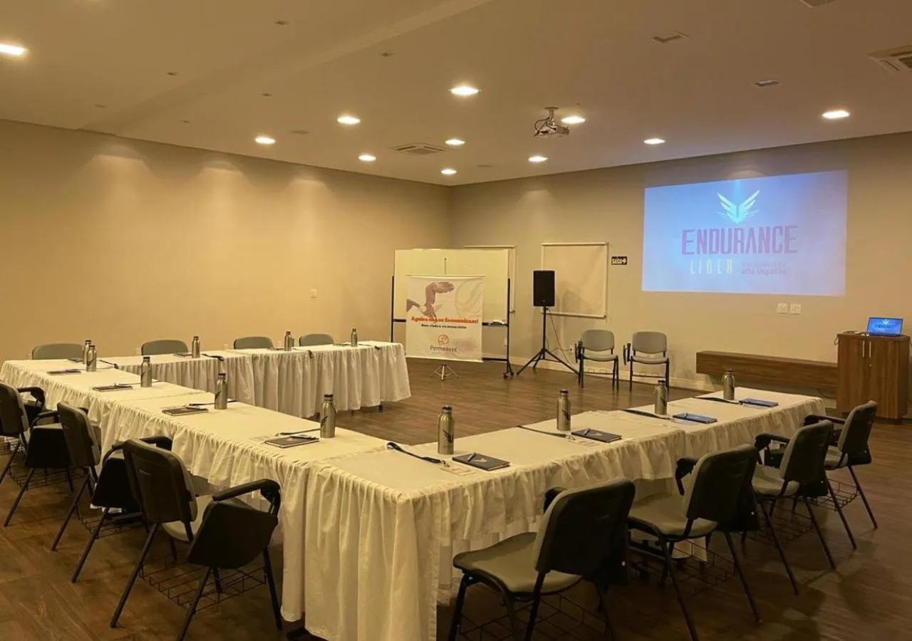 Meeting/conference room in Dona Adelia Hotel e Restaurante