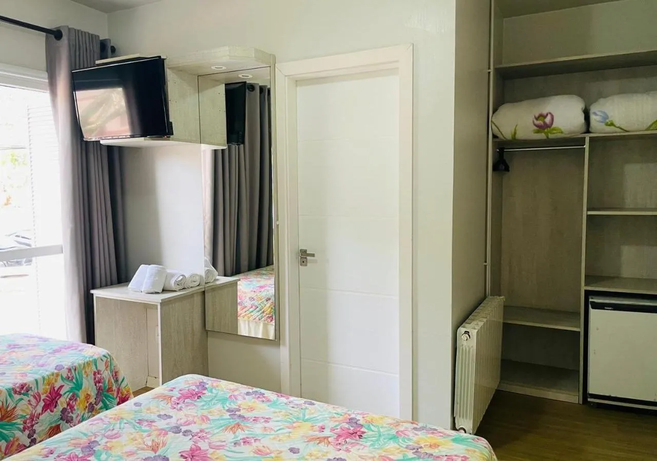 Bathroom, Bed in Dona Adelia Hotel e Restaurante