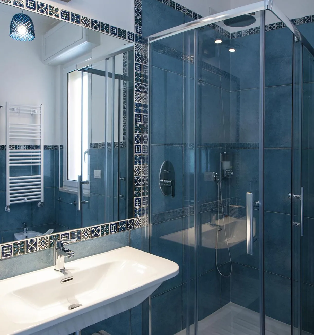 Shower in B&B Amalfè