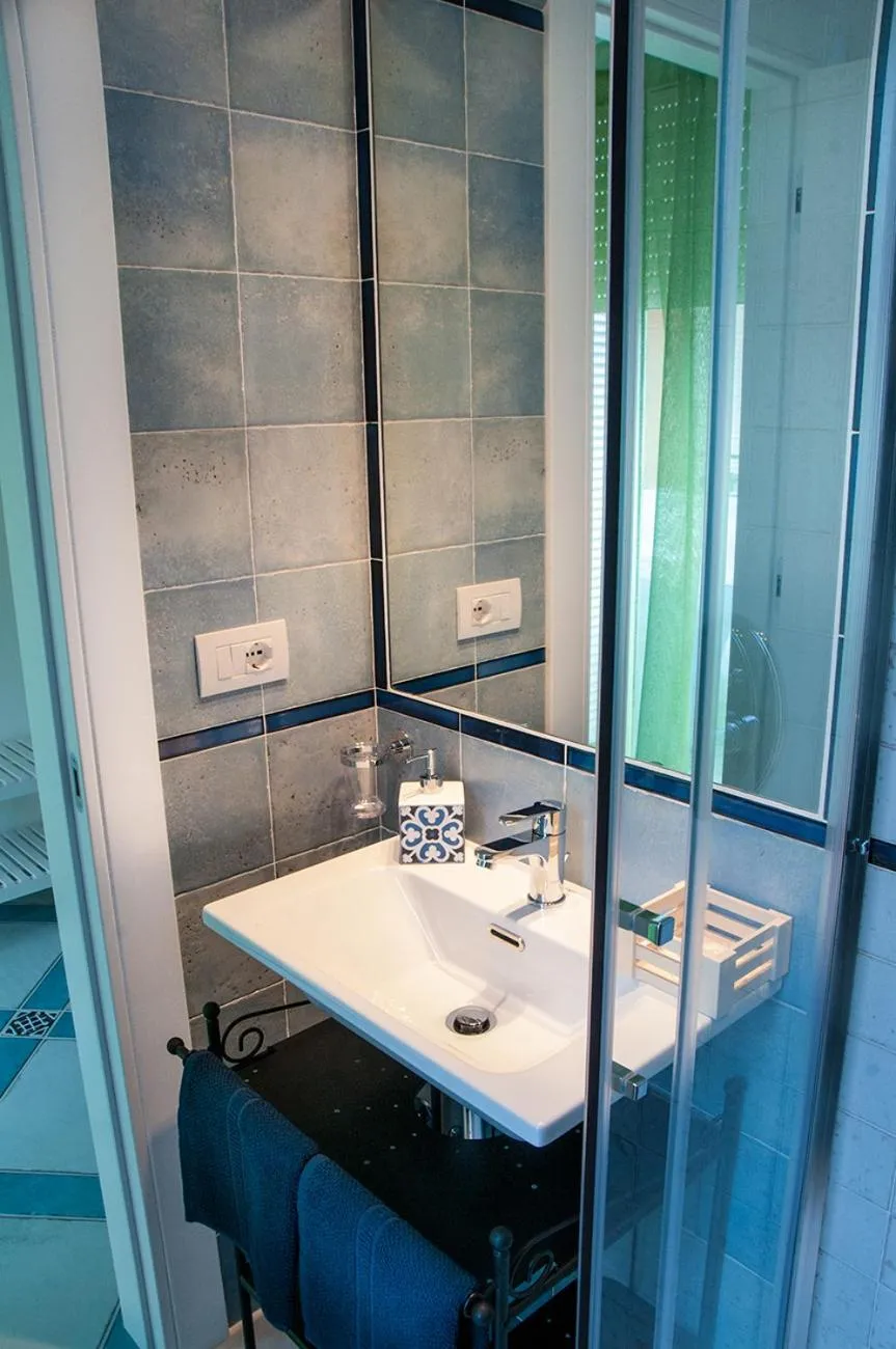 Bathroom in B&B Amalfè
