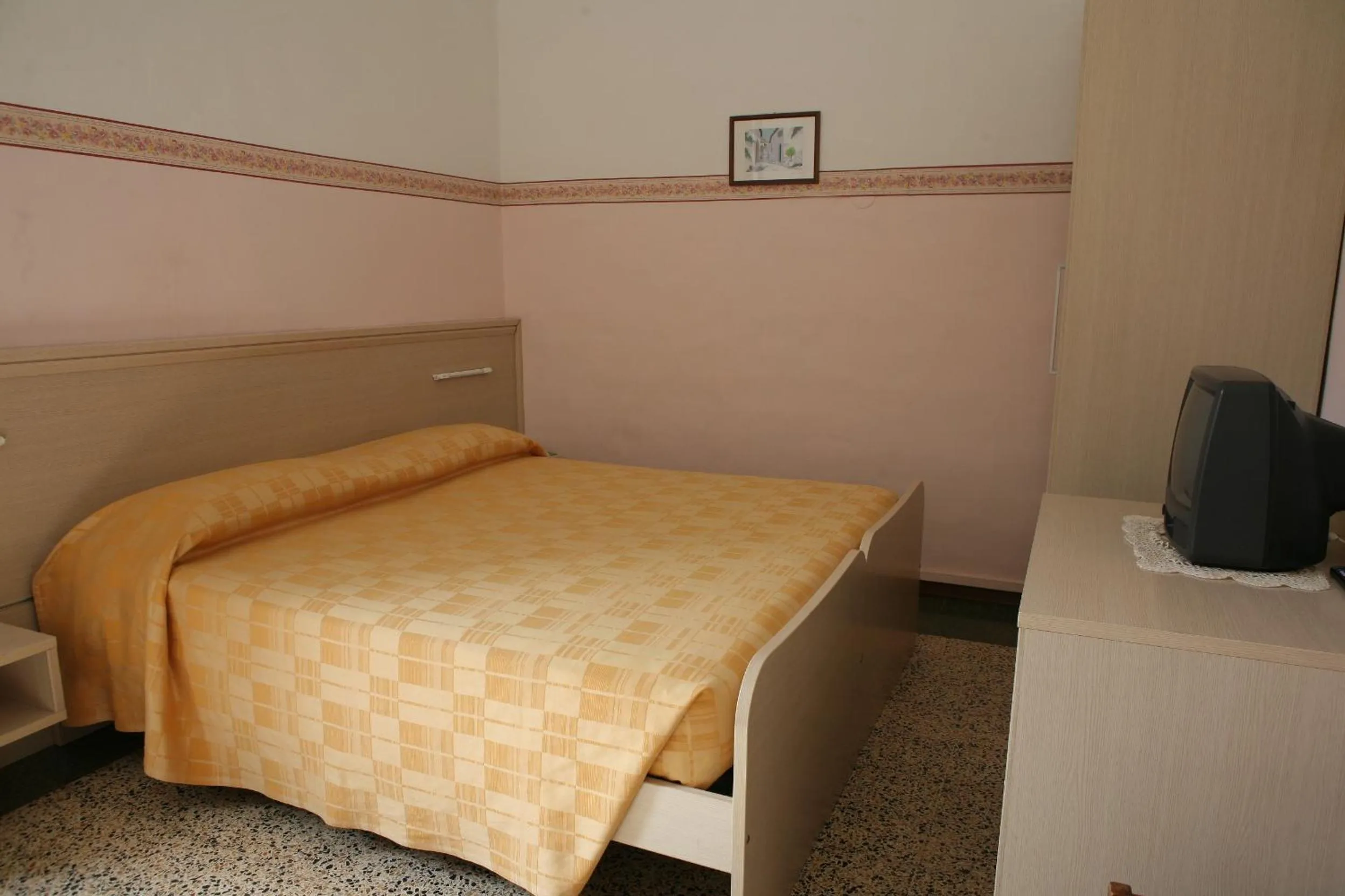 Photo of the whole room, Bed in Hotel Dorico