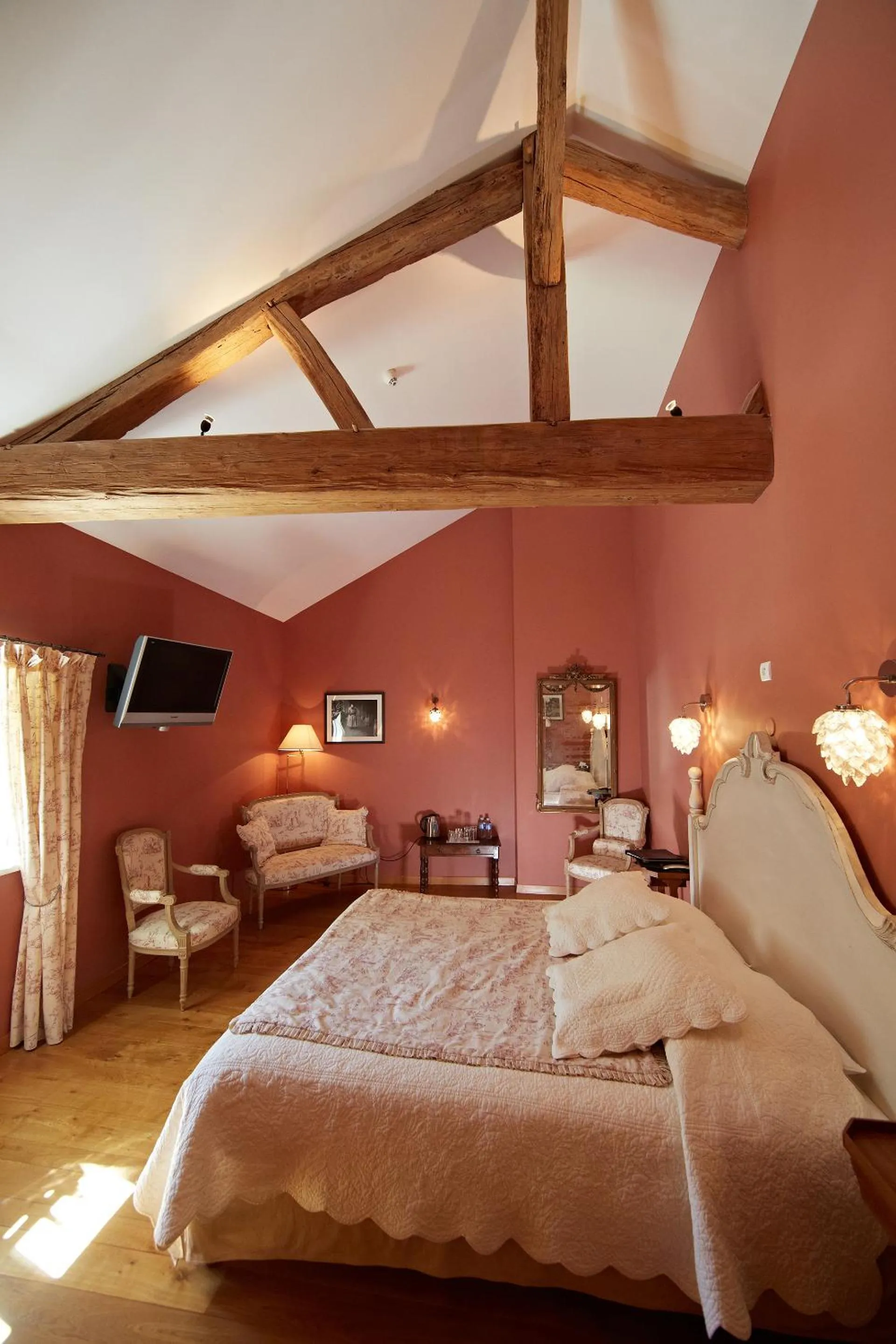 Photo of the whole room in Olivier Leflaive Hôtel Restaurants