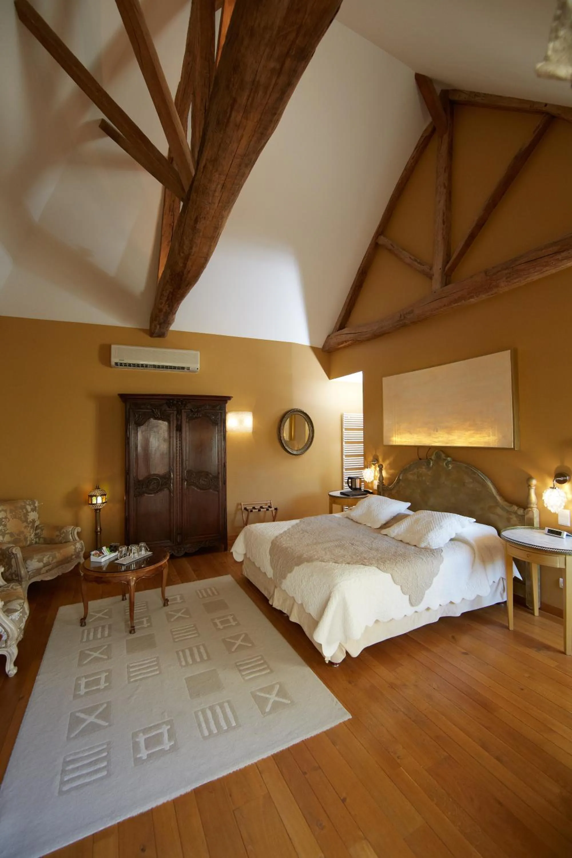 Photo of the whole room in Olivier Leflaive Hôtel Restaurants