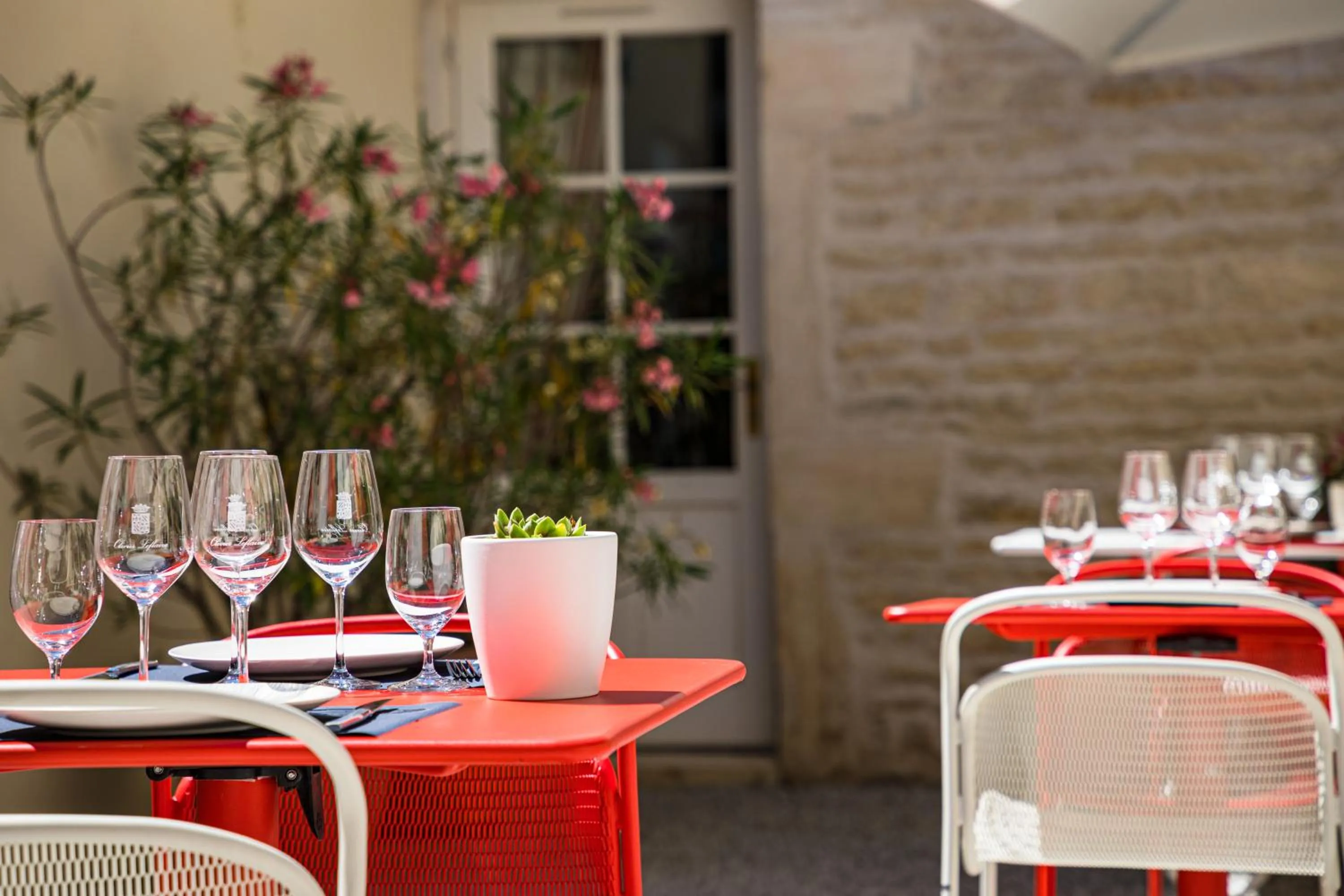 Patio in Olivier Leflaive Hôtel Restaurants